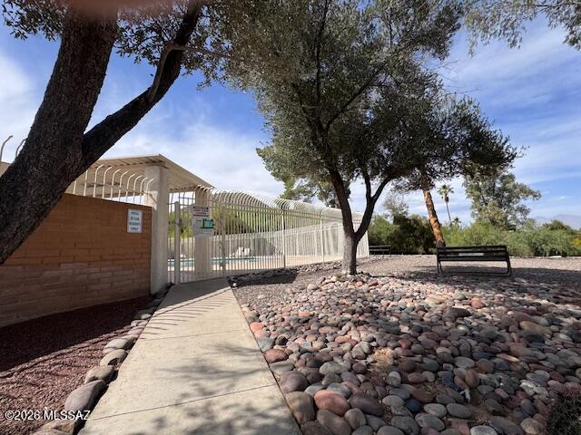2709 W Sheryl Place