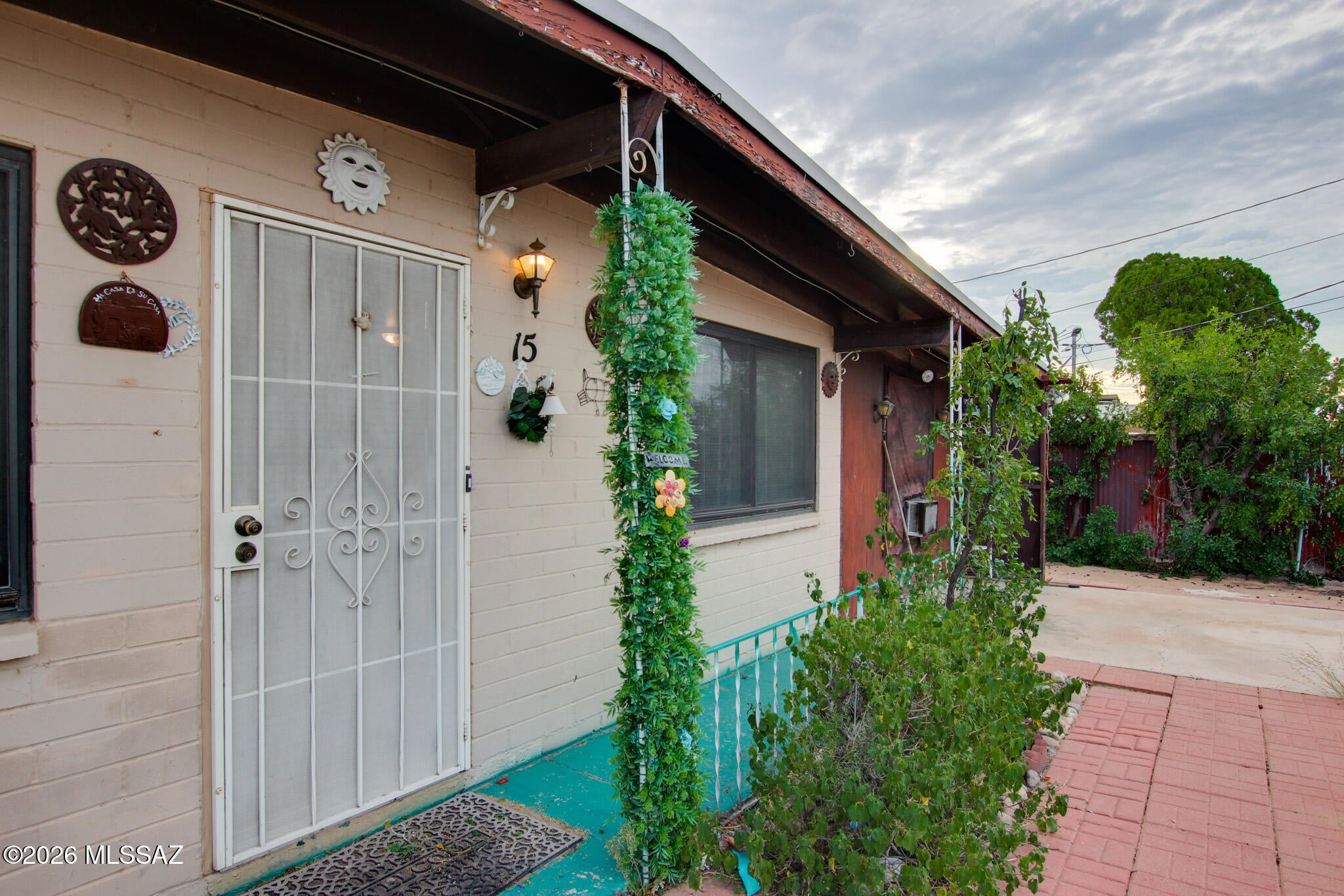 15 W Alco Street