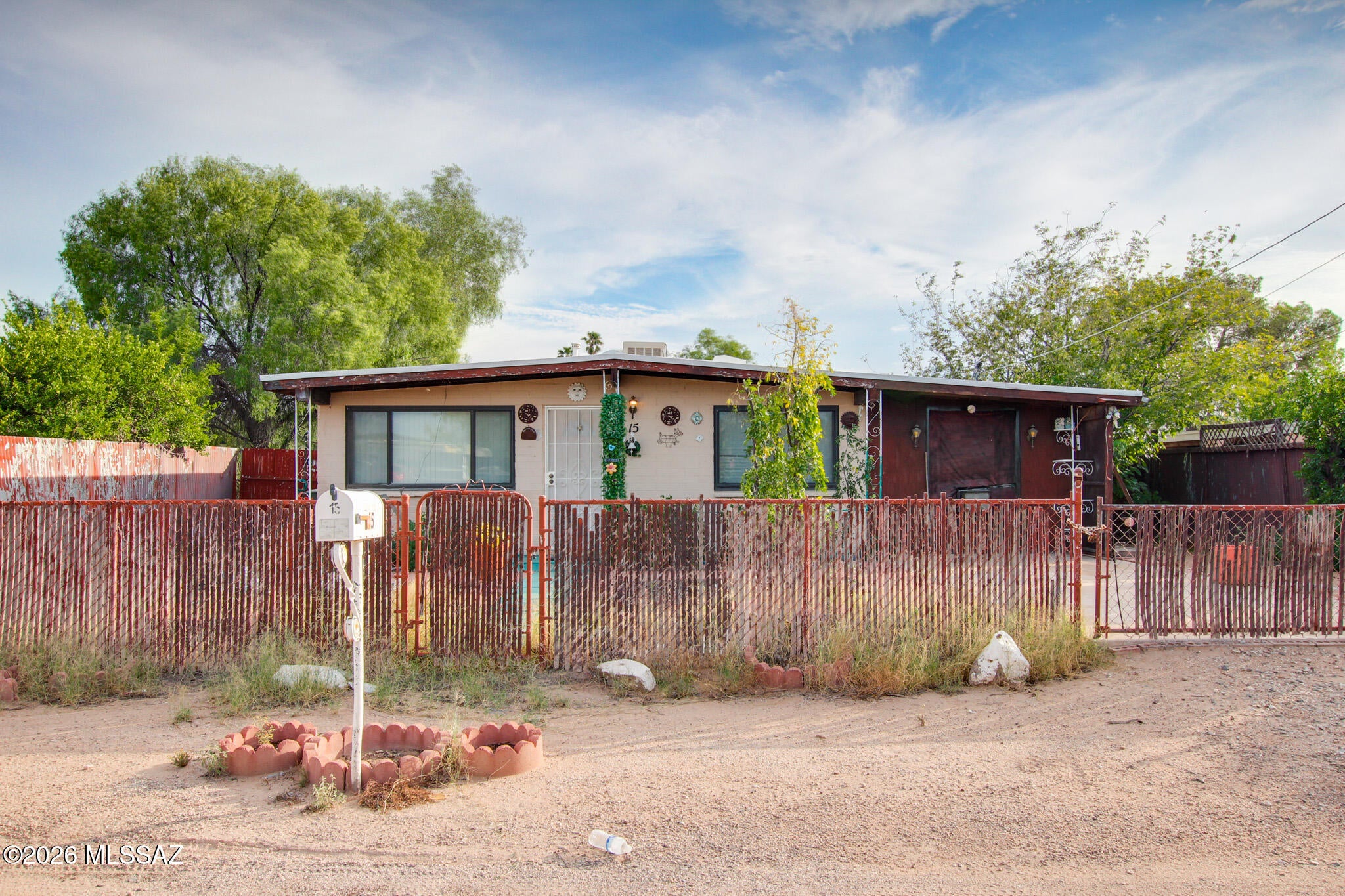 15 W Alco Street