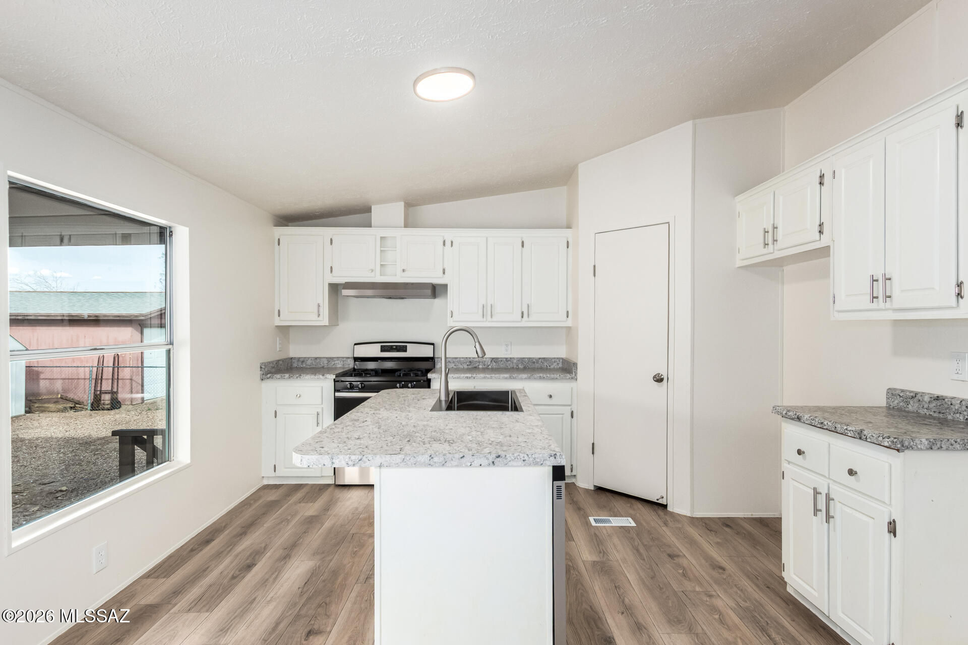 Mission Circle (1-29) - Residential