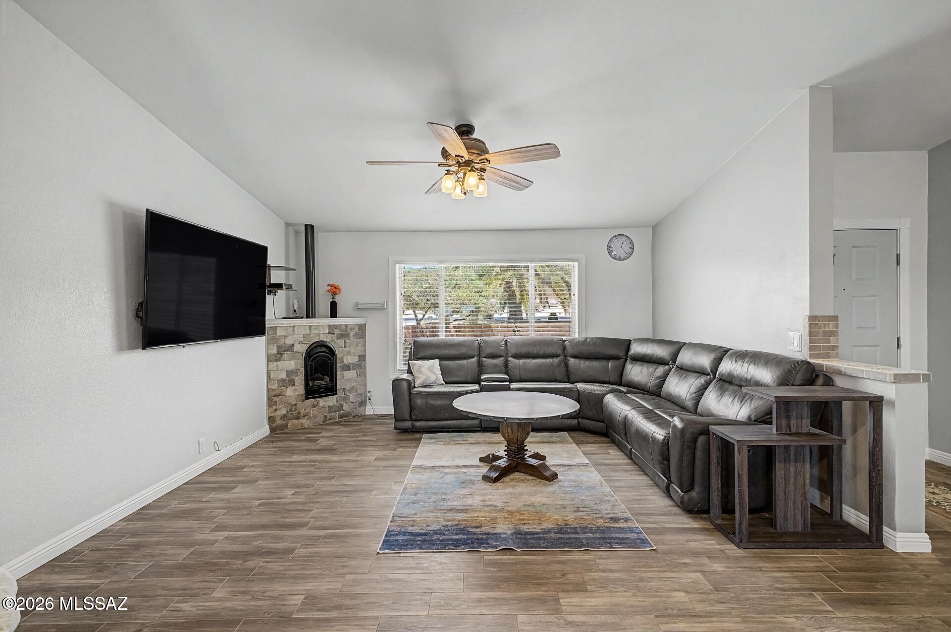 1661 W Cascabella Drive