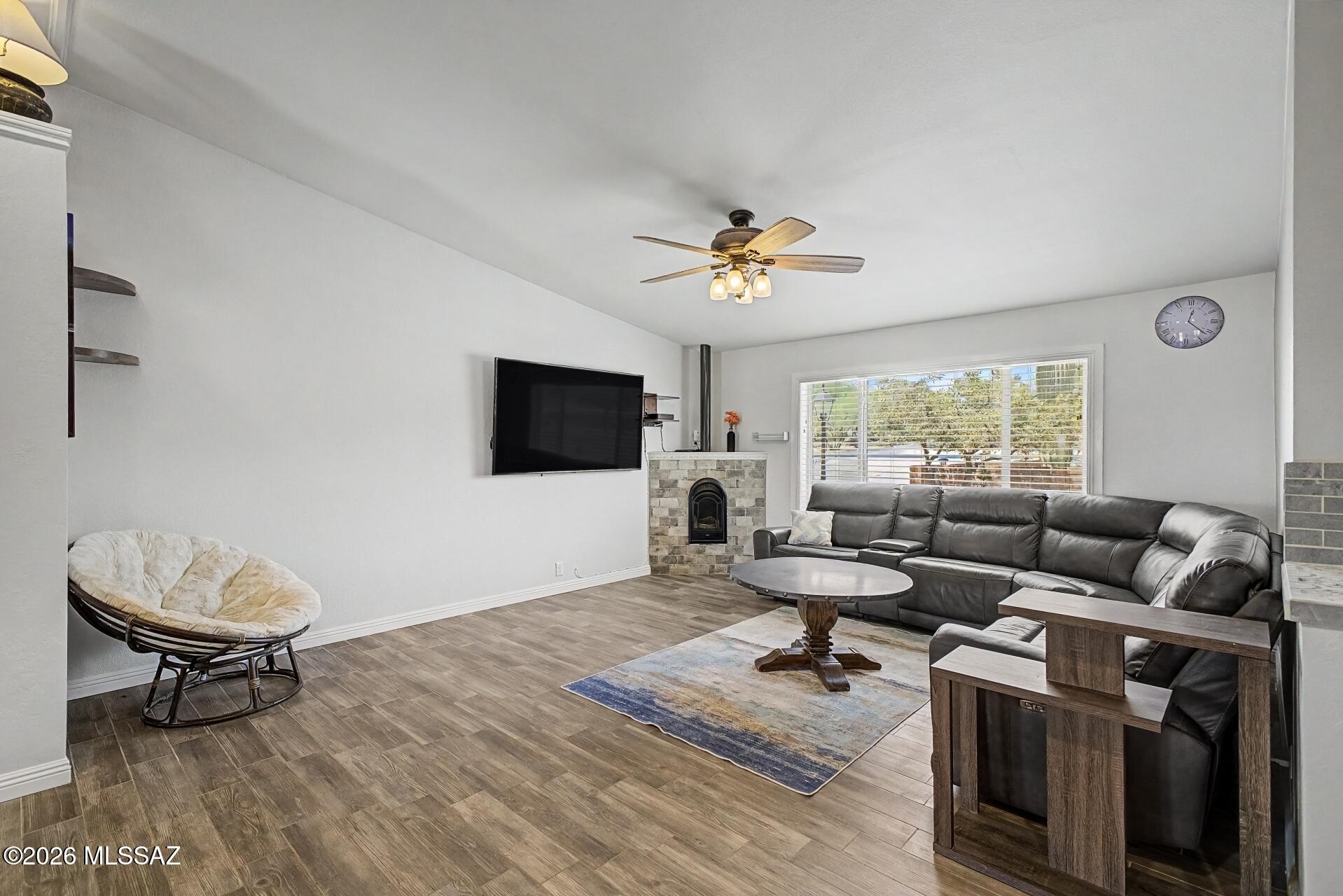 1661 W Cascabella Drive