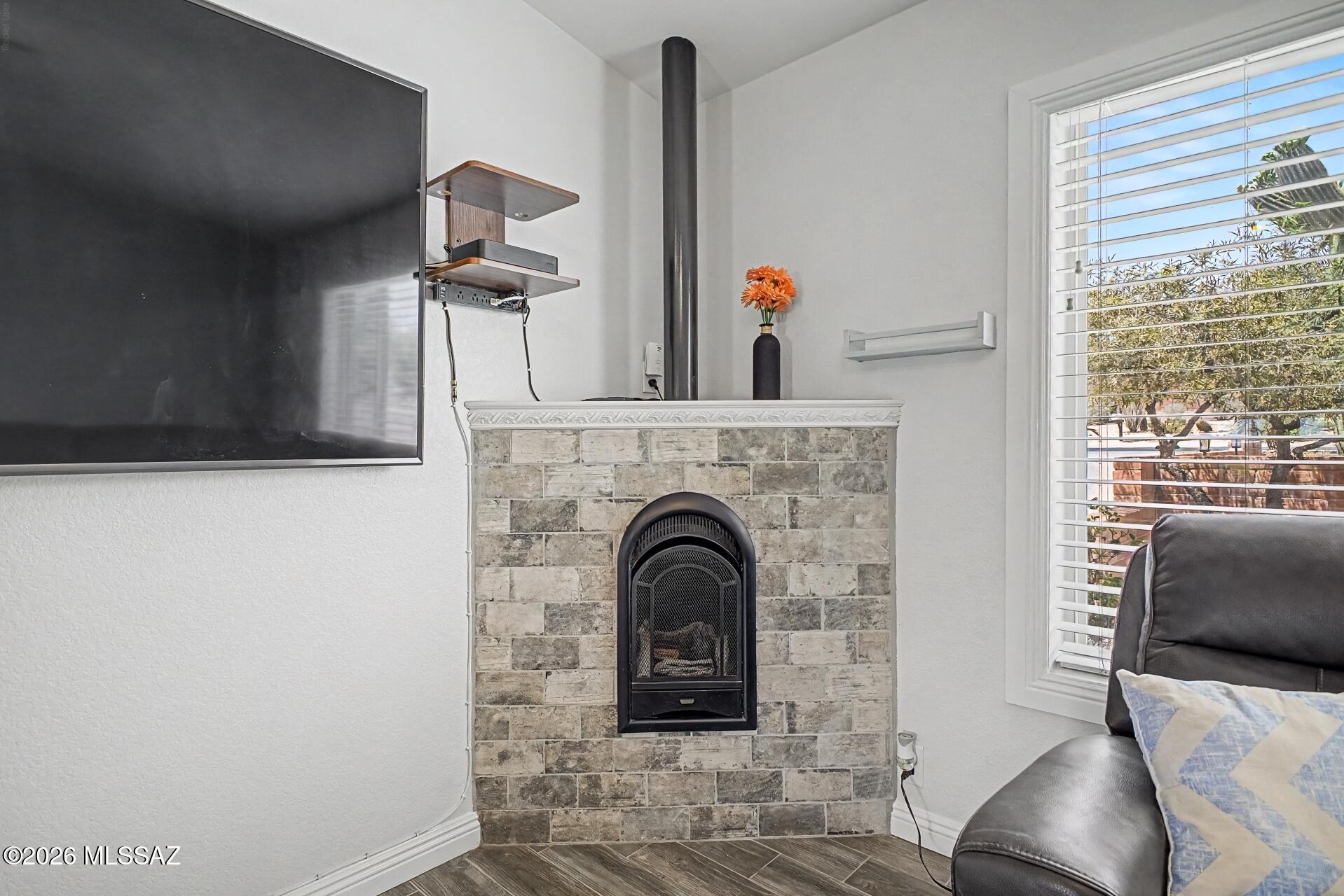 1661 W Cascabella Drive