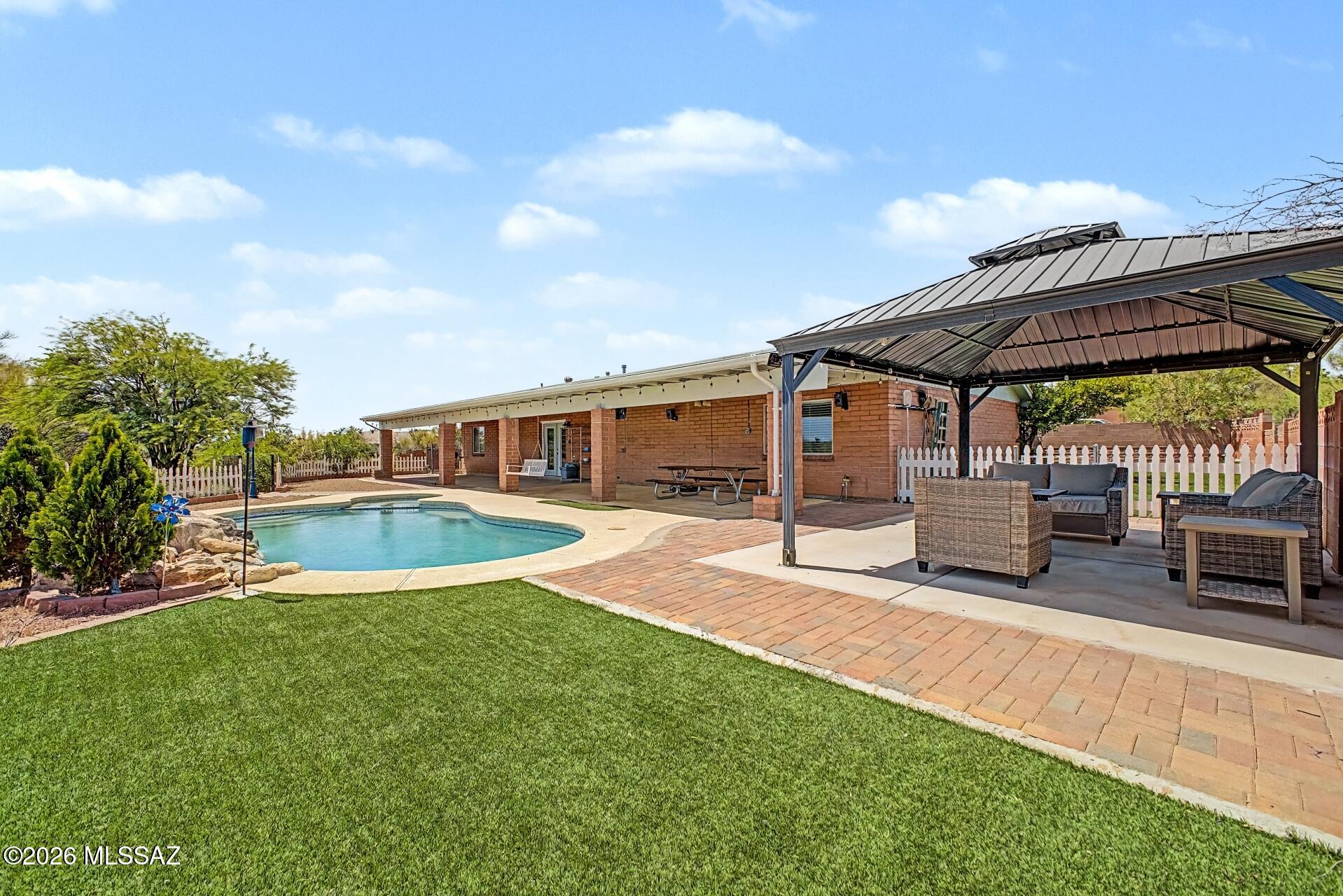 Rancho Feliz (442-647) - Residential
