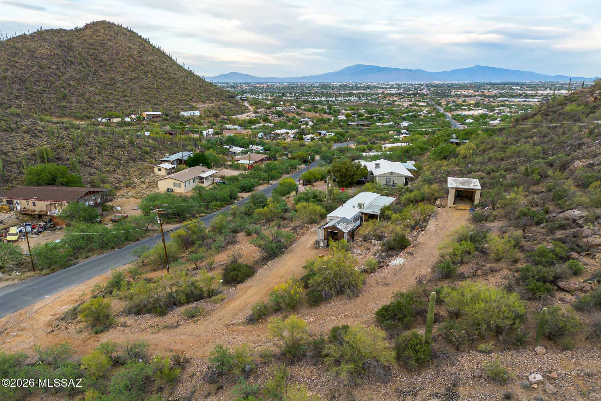 Lomas Saenz (1-24) - Land