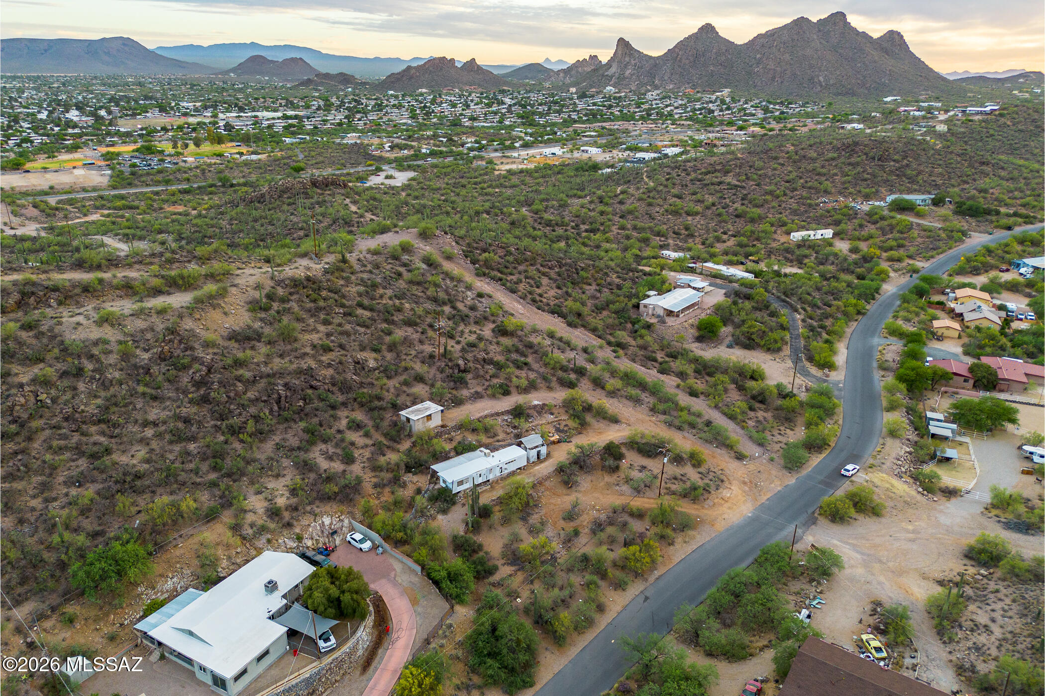 Lomas Saenz (1-24) - Land