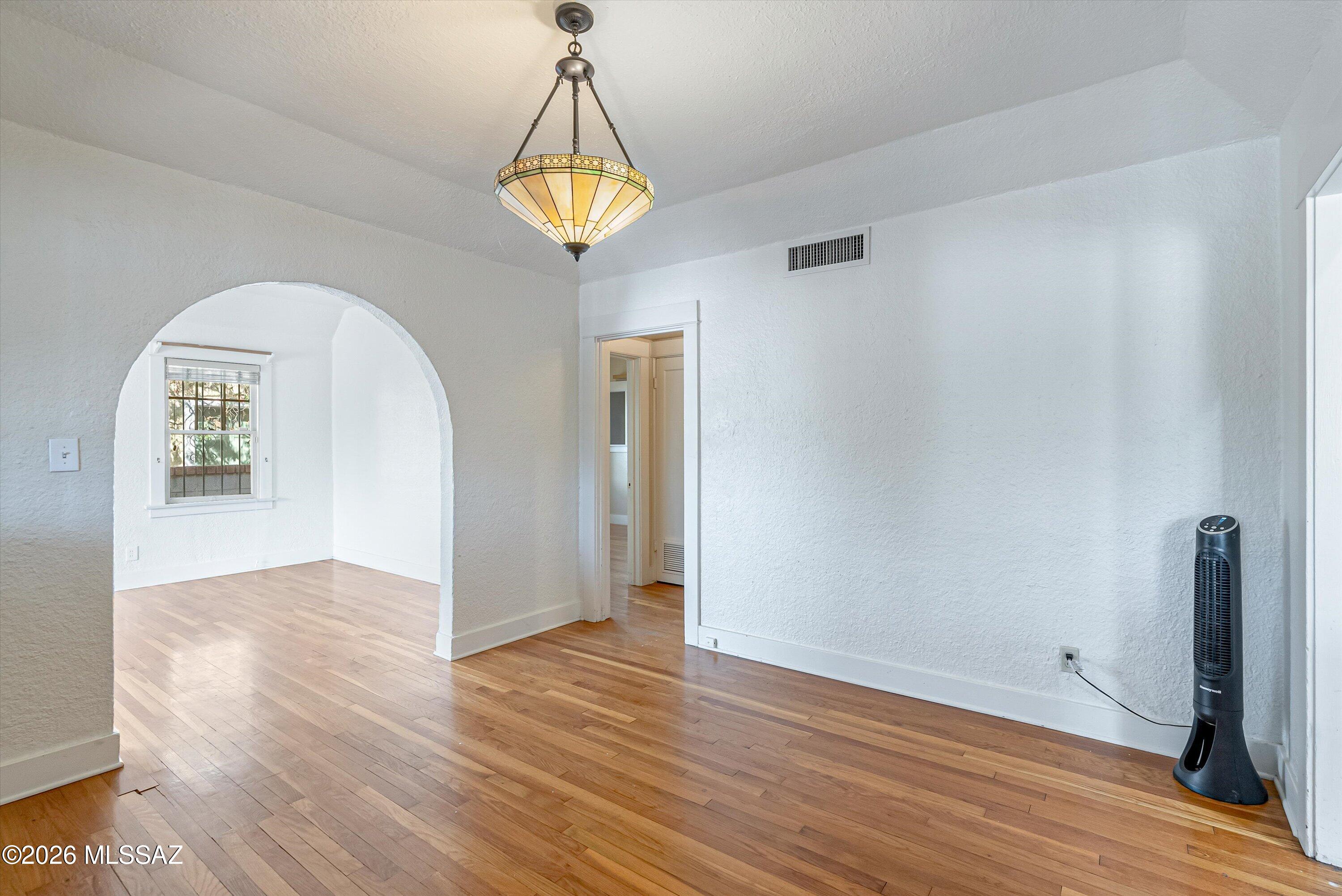 1731 E Edison Street
