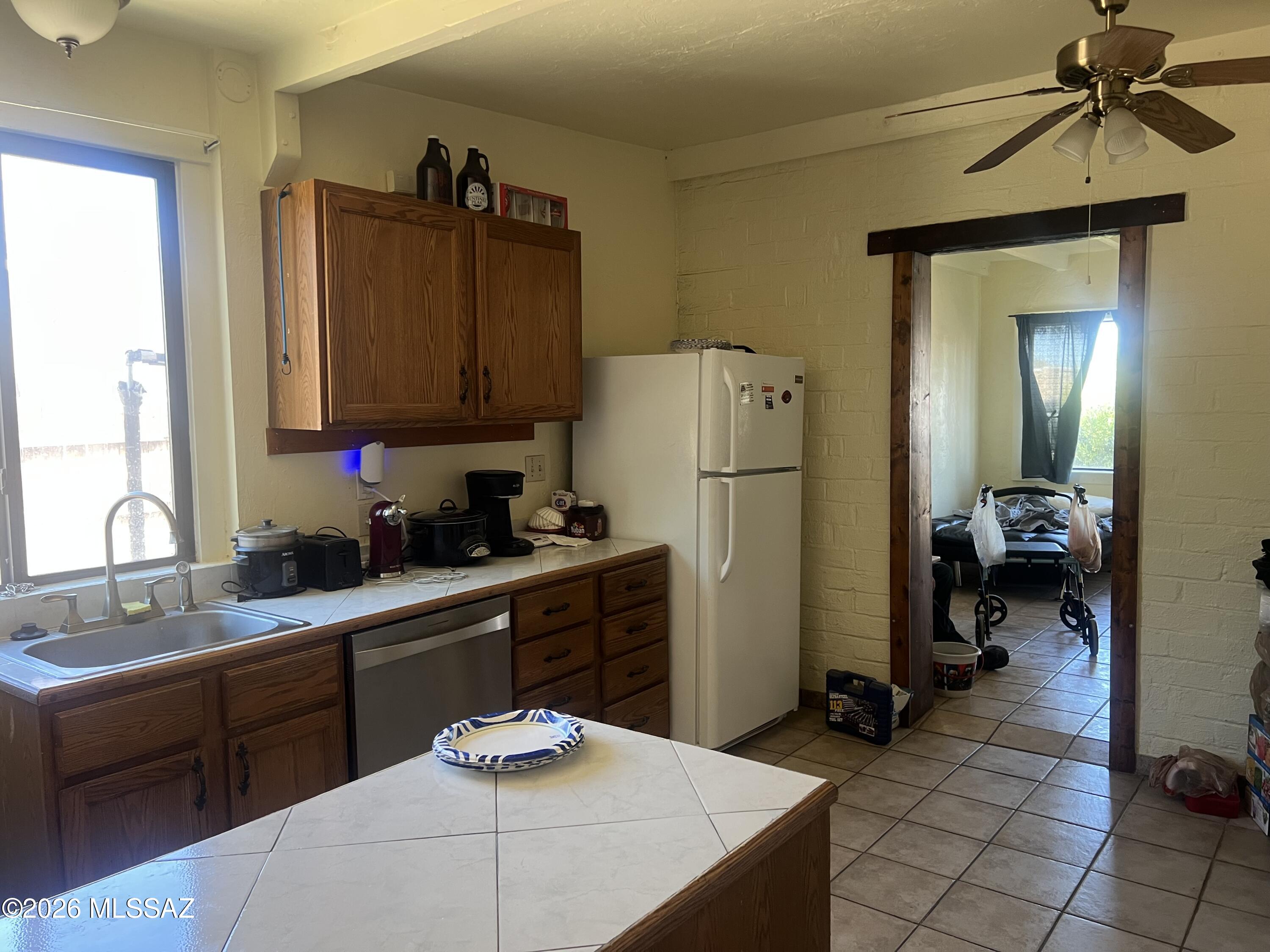 Miracle Mile Manor - Residential