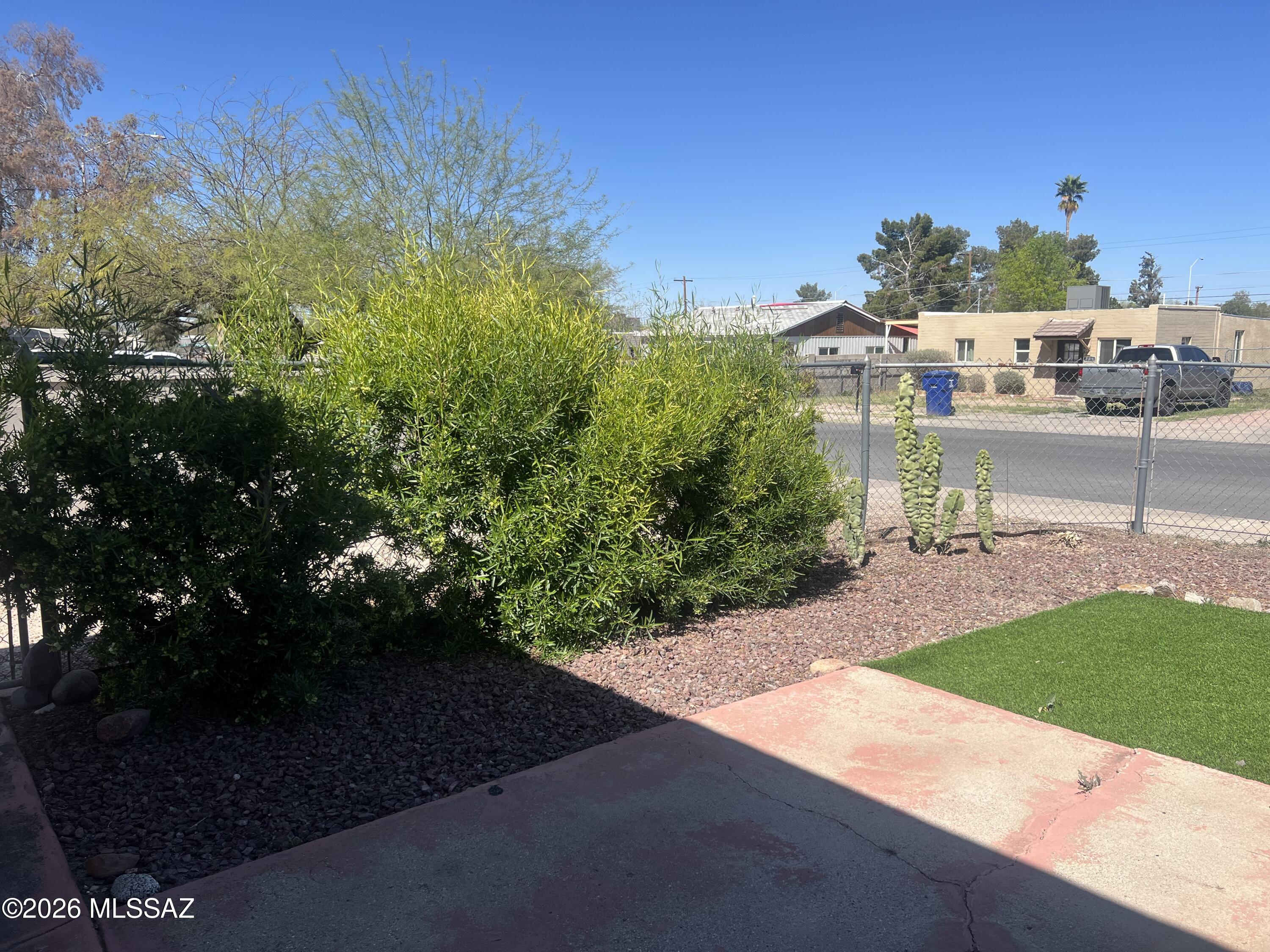 Miracle Mile Manor - Residential