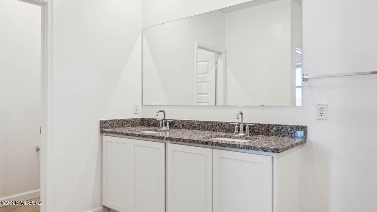 Entranda Del Toro - Residential