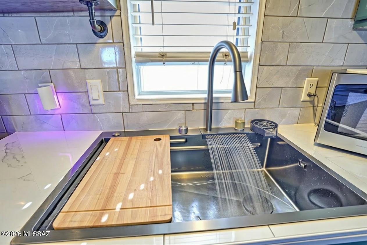 16921 W Whitewing Way