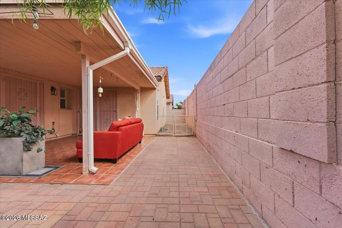 9920 N Outlaw Trail