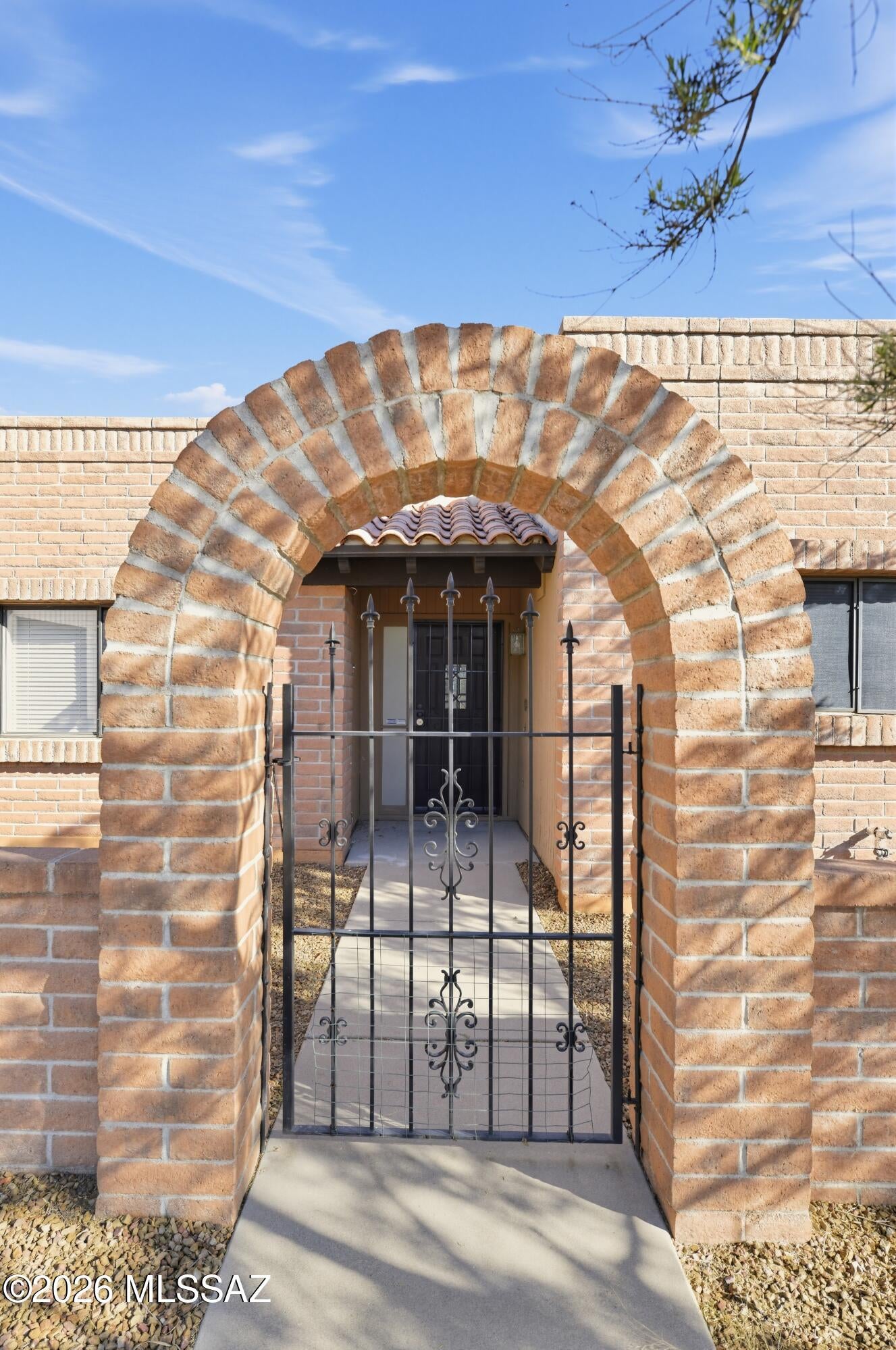 1750 W Camino Urbano