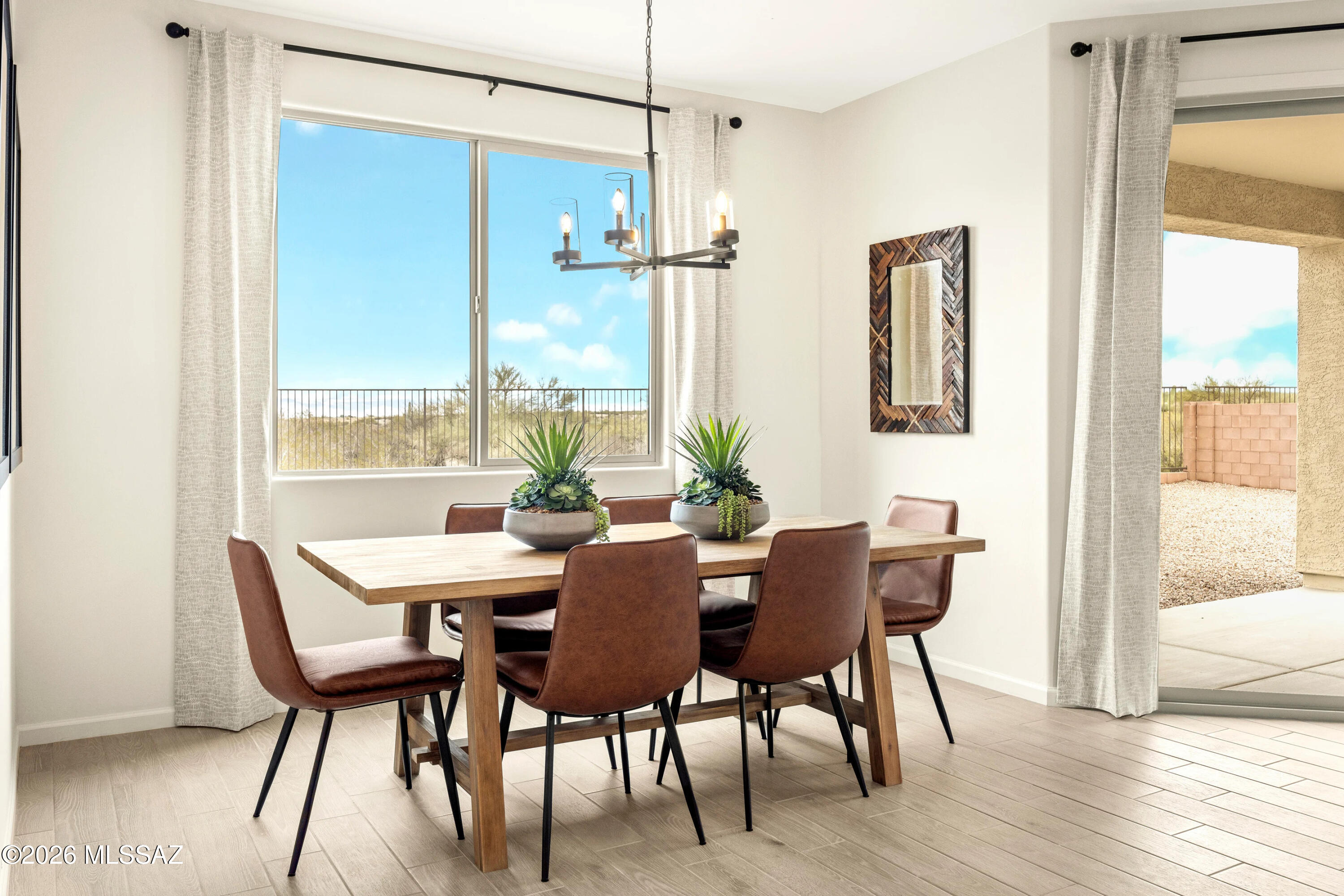 1501 E Cattle Graze Loop
