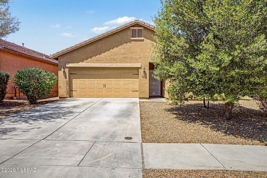 Welcome to this delightful single-story home! Fall in love with the open and inviting living areas ready to bring you joy, featuring soft carpeting underfoot, tile in all the right places, sliding doors to the patio, and neutral paint that pairs well with any decor style. The well-appointed kitchen displays staggered cabinets adorned with crown molding, granite countertops, built-in essentials, and an island, perfect for meal prep and midnight snacks. The main suite promises a good night's sleep, boasting a walk-in closet for all your belongings and a private bathroom with a separate shower & tub for added convenience. Entertain guests and relax in the backyard, including a covered patio perfect for morning coffee and plenty of seating space with pavers. Hurry up and check it out!