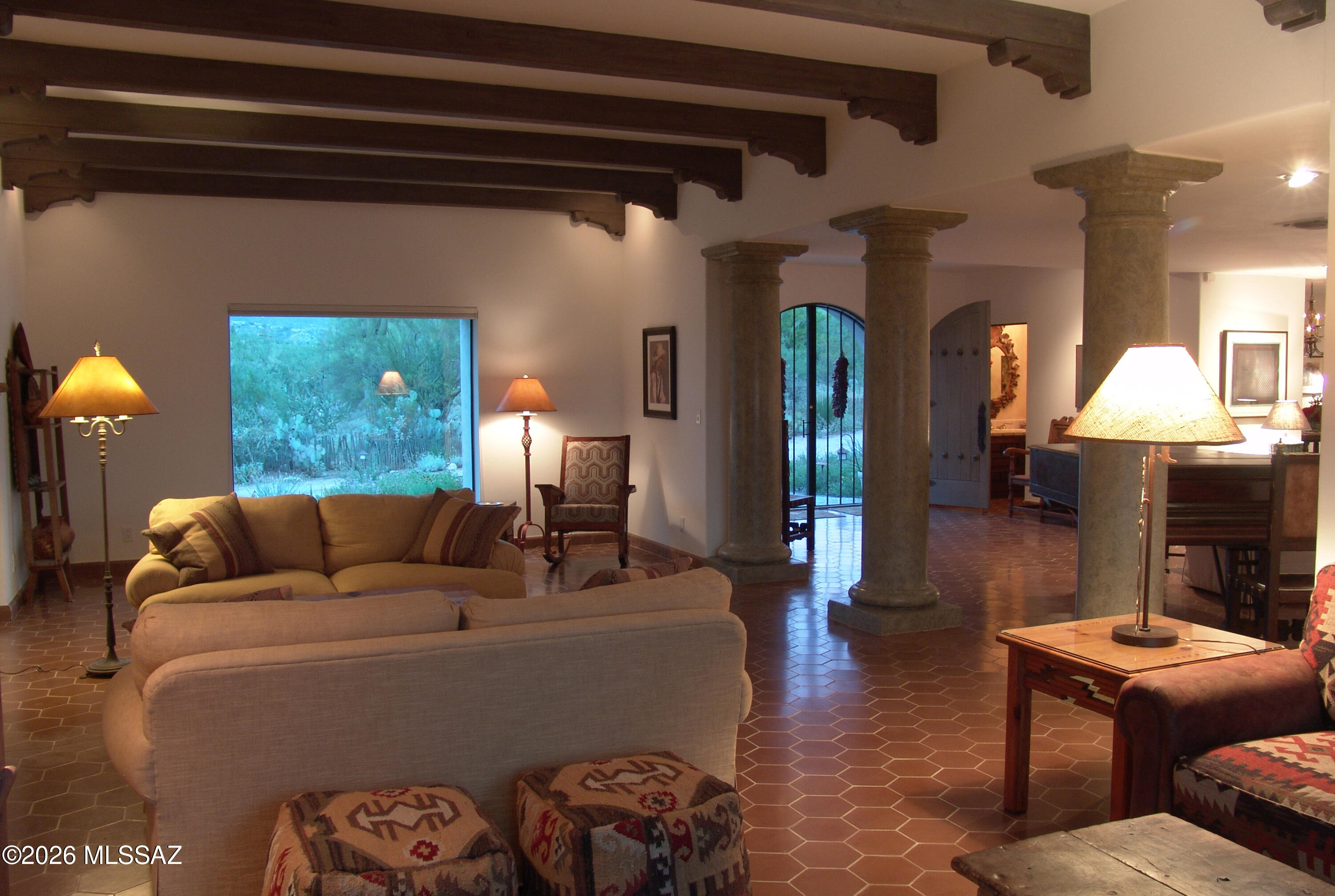 2820 E Cerrada Los Palitos