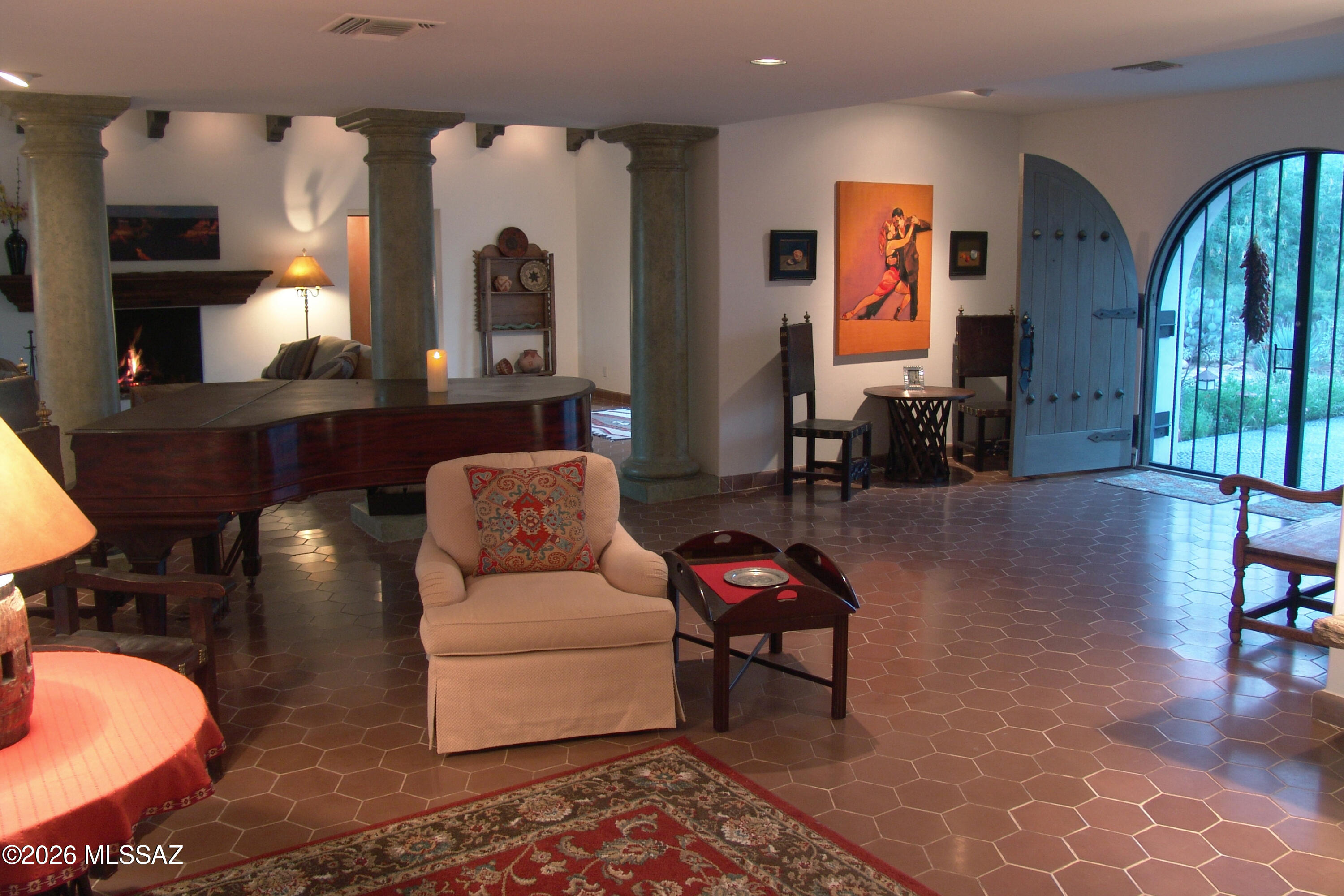 2820 E Cerrada Los Palitos