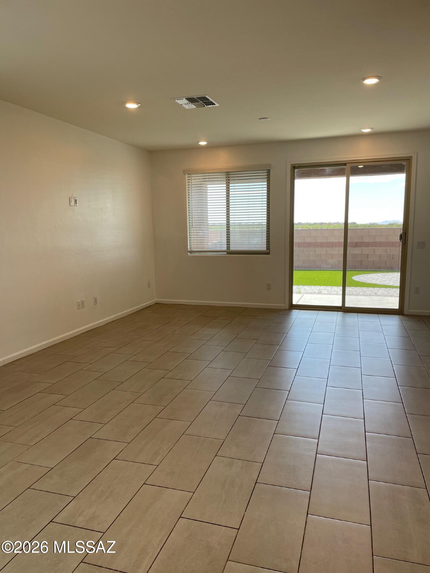 The Vistas At Rincon Knolls SQ20152600506 - Residential Lease