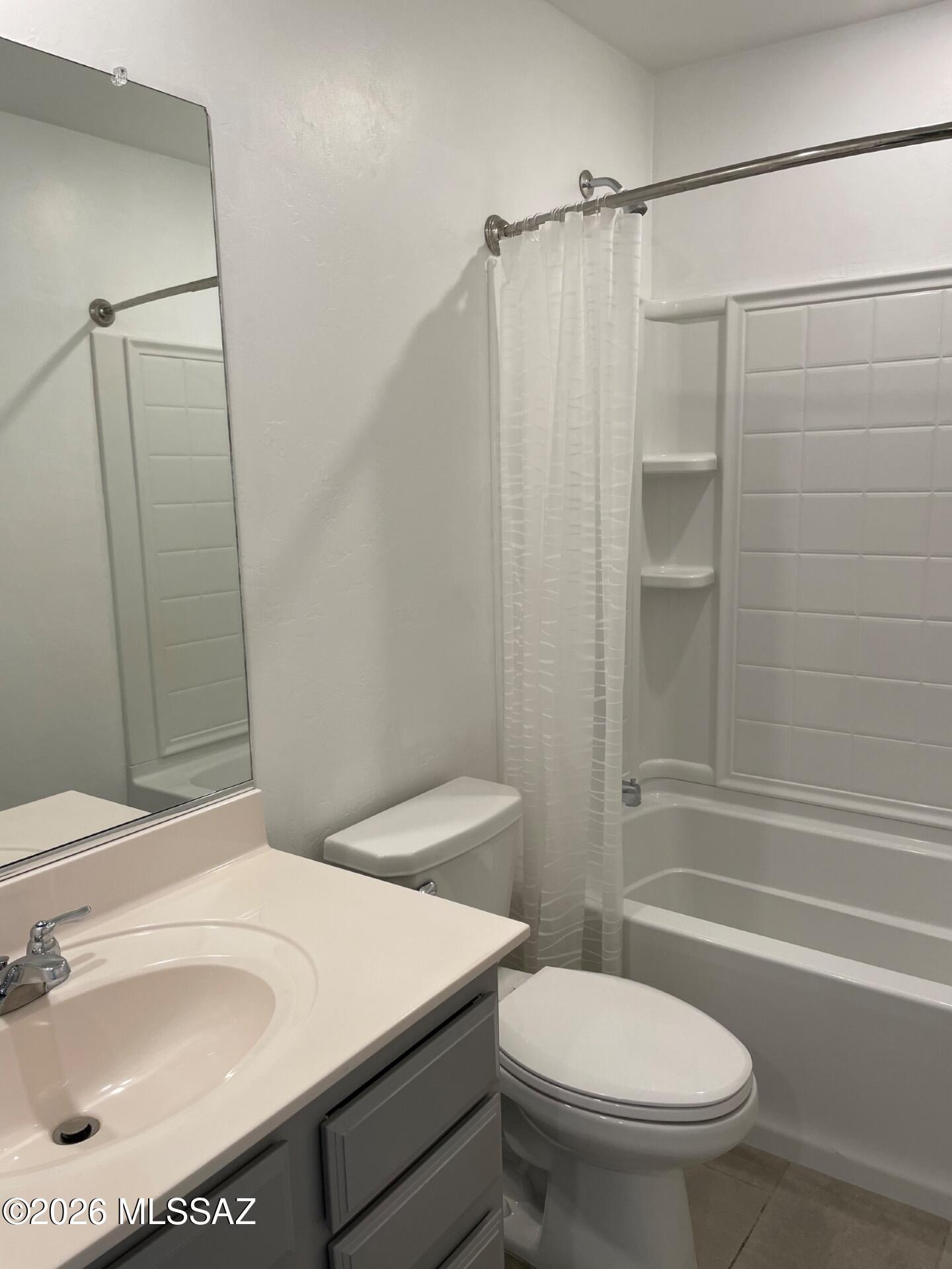 The Vistas At Rincon Knolls SQ20152600506 - Residential Lease