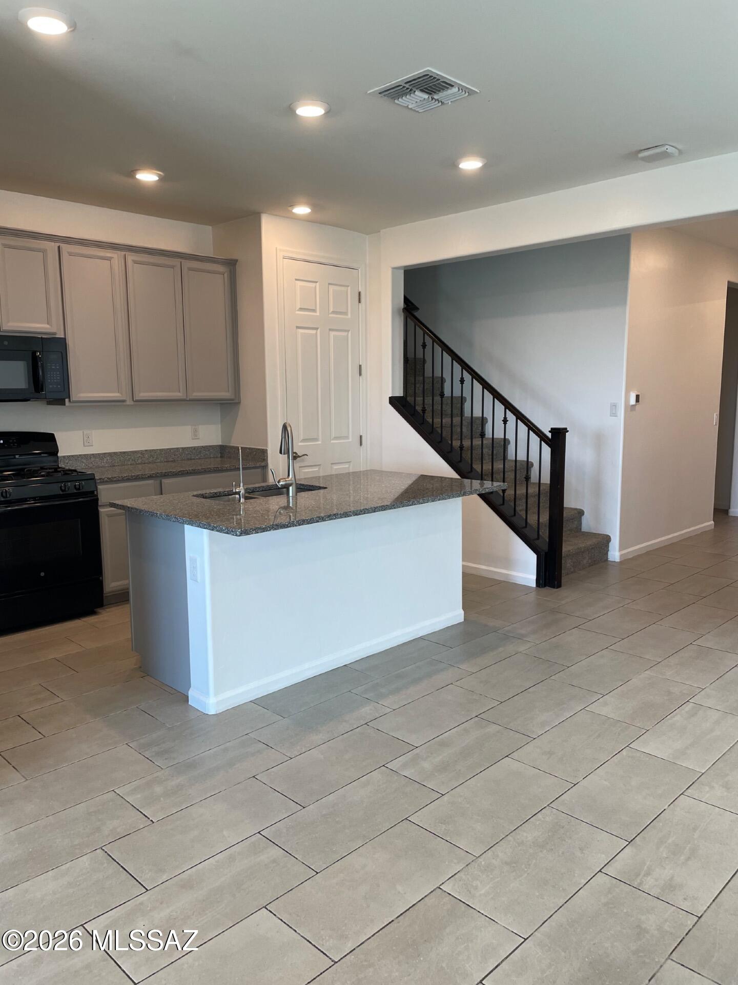 The Vistas At Rincon Knolls SQ20152600506 - Residential Lease