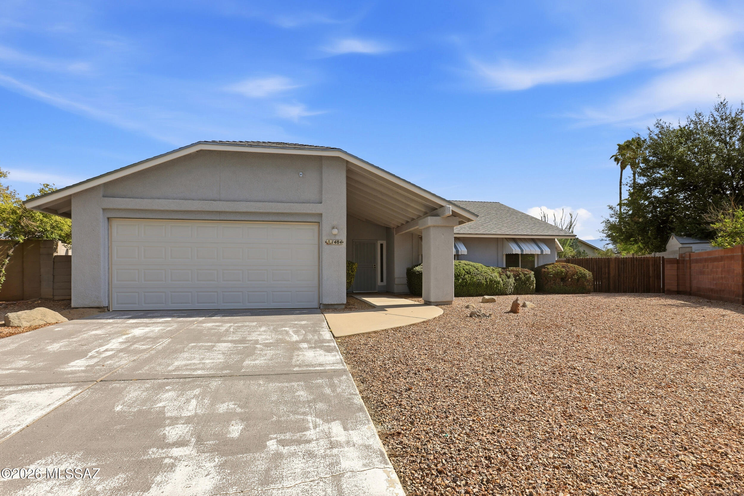 1484 W Oak Shadows Drive
