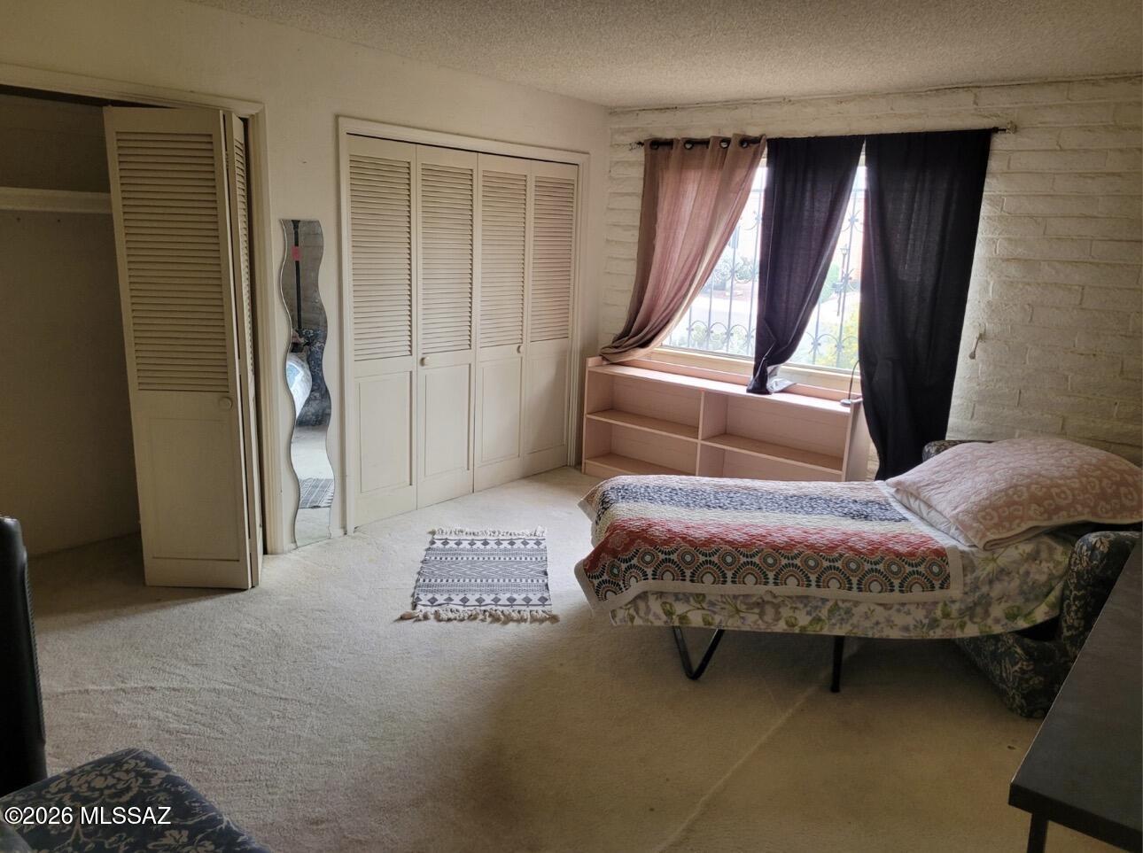 160 W Vista Grande Drive