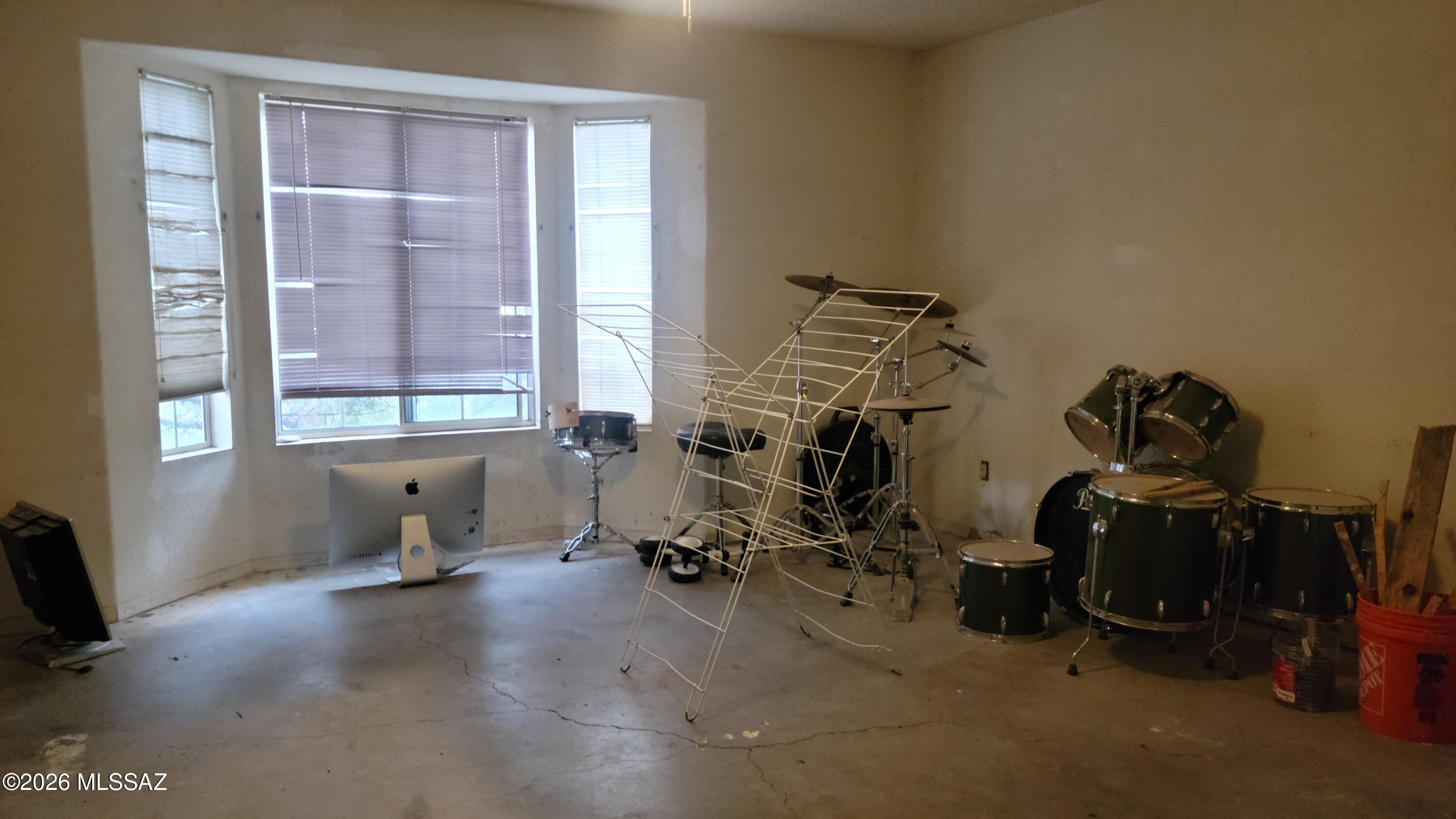 9810 E Stonehaven Way