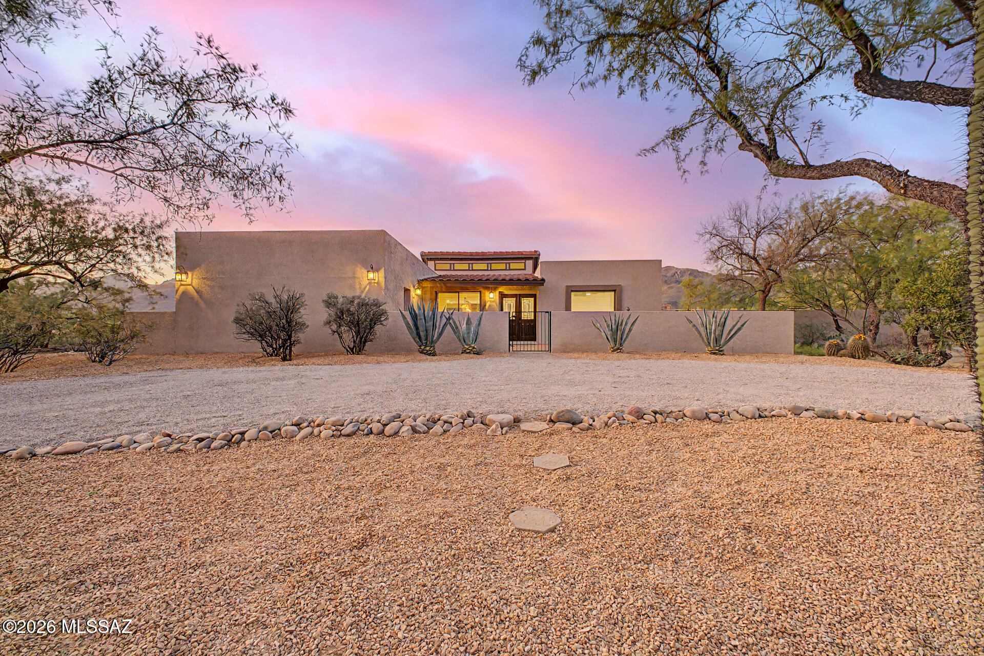 10881 E Camino Miramonte