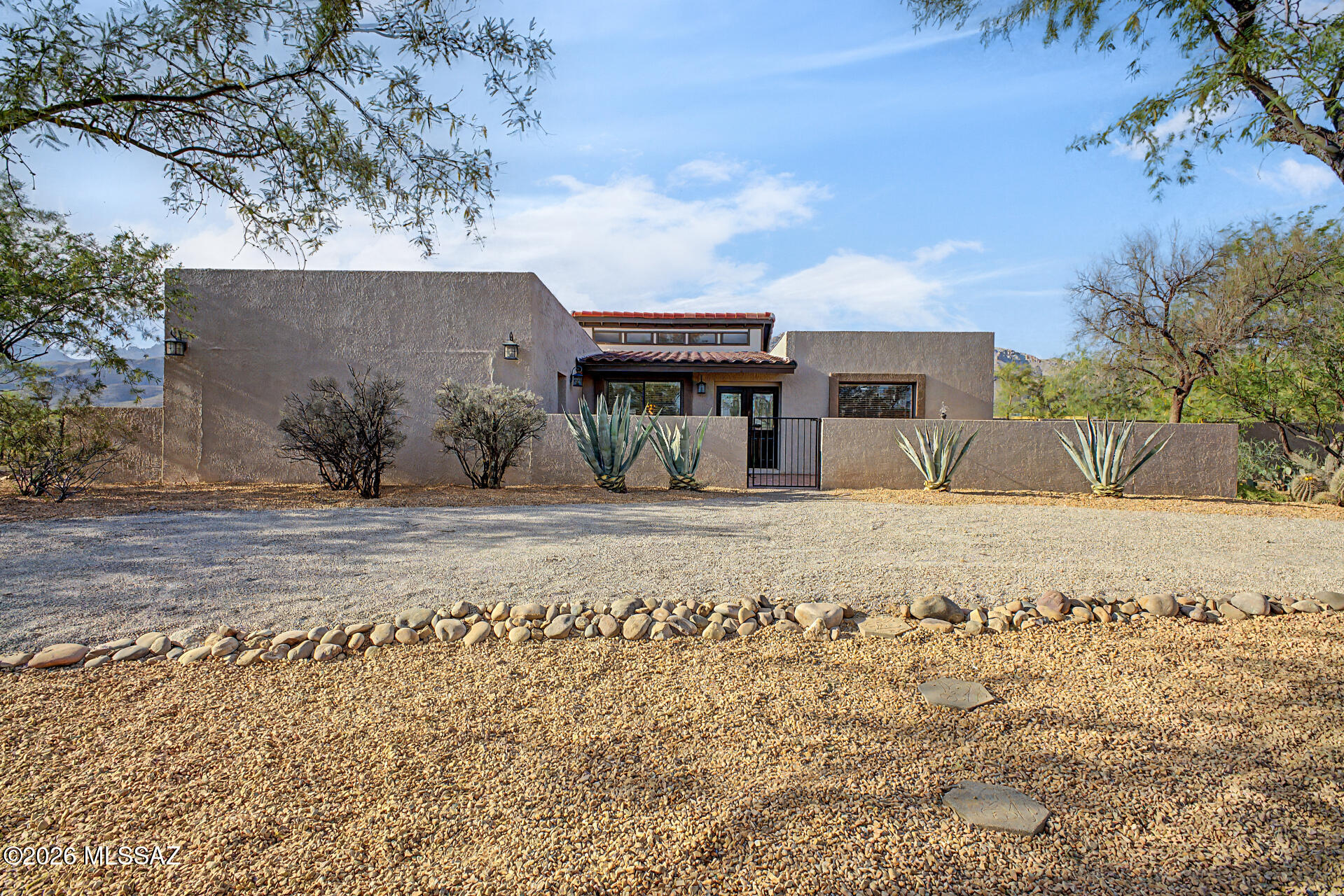 10881 E Camino Miramonte