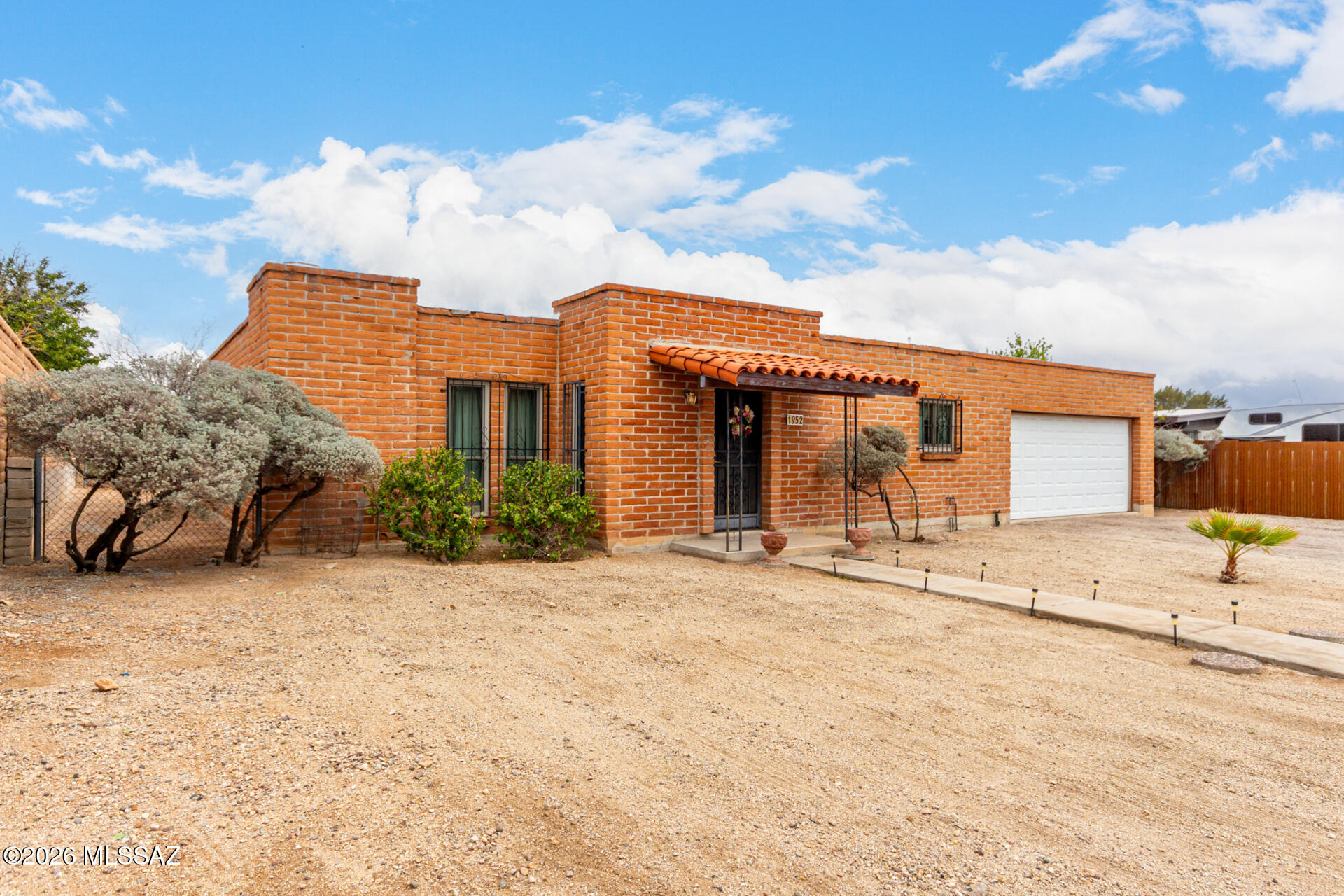 1952 W Brichta Drive