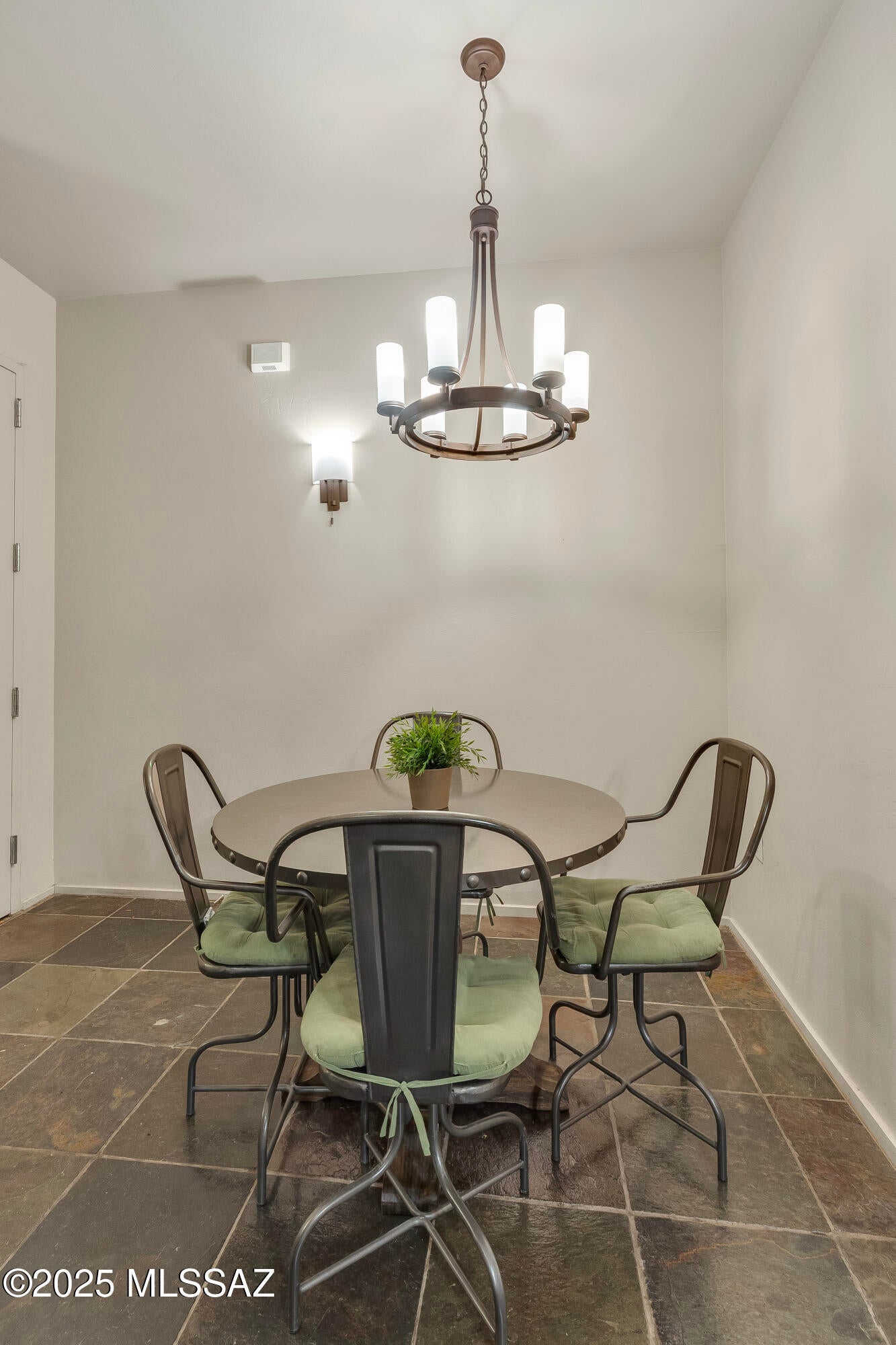 2010 E River Road UNIT 102