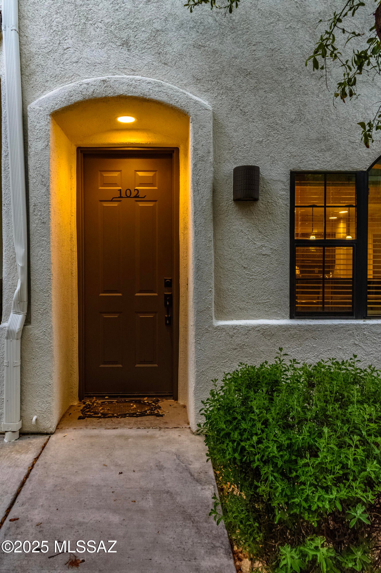 2010 E River Road UNIT 102