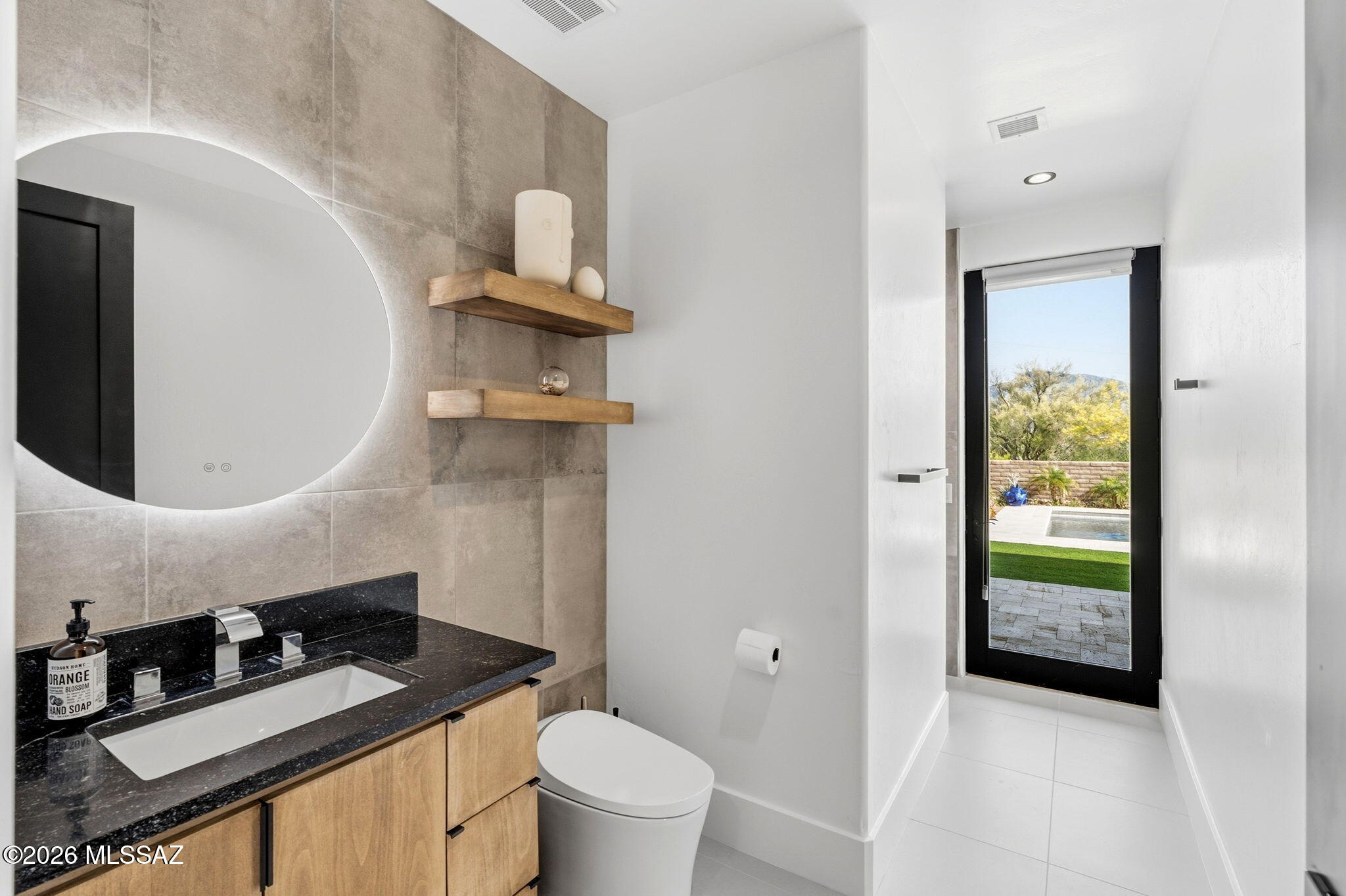 Honey Bee Ridge(The Estates At) - Residential