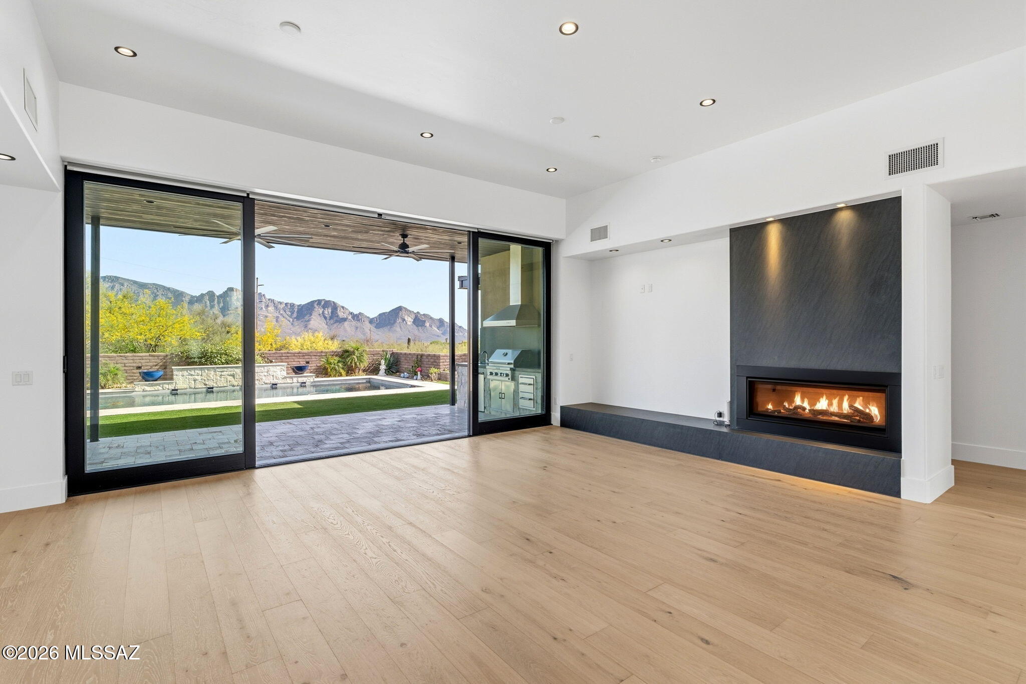 Honey Bee Ridge(The Estates At) - Residential