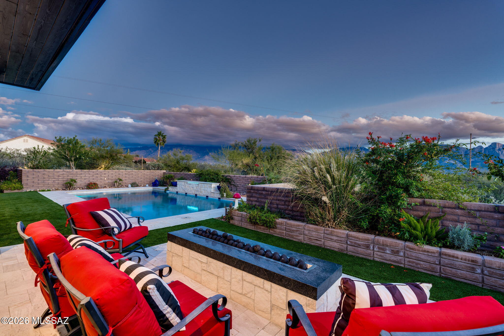 Honey Bee Ridge(The Estates At) - Residential