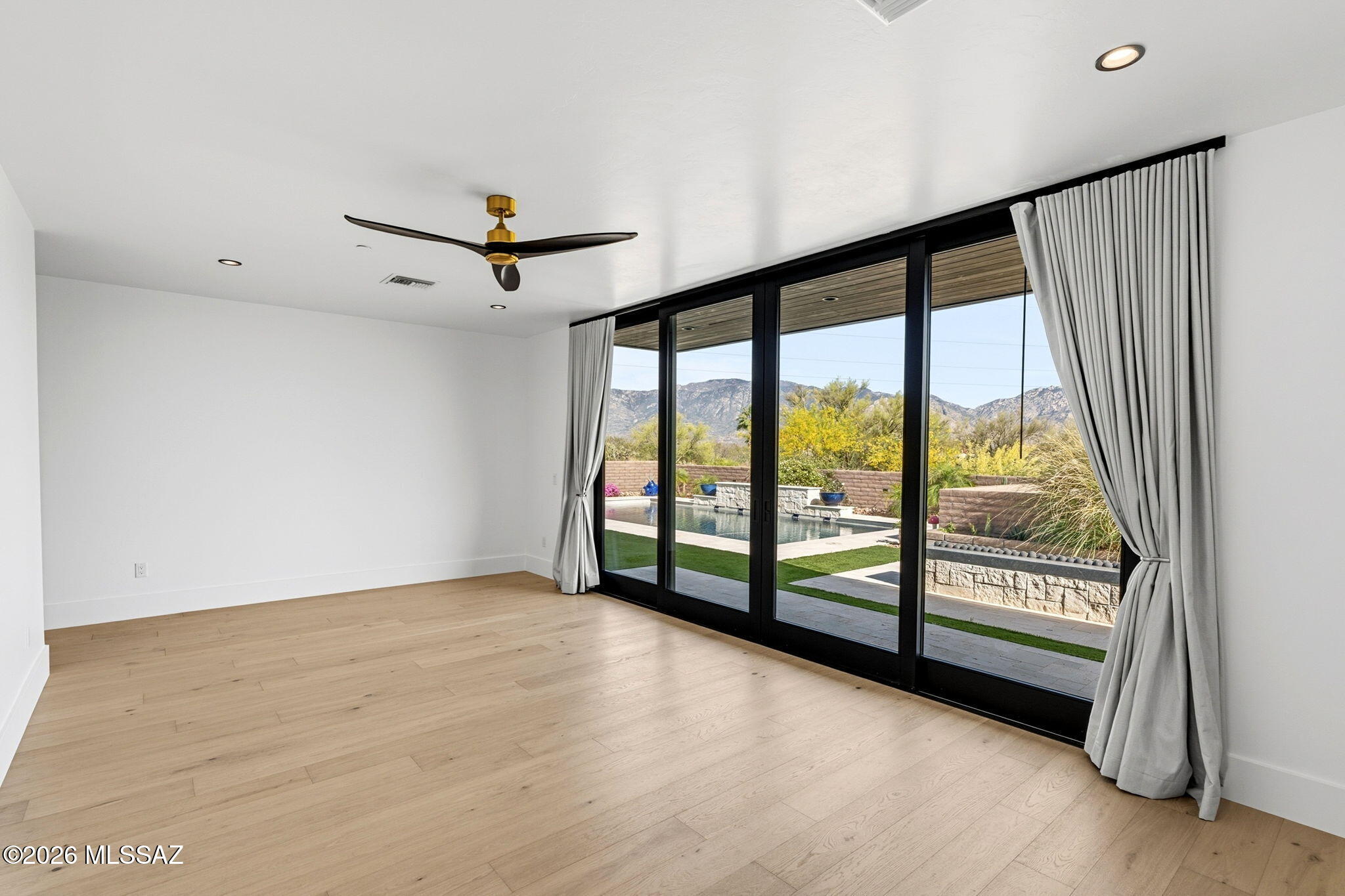 Honey Bee Ridge(The Estates At) - Residential