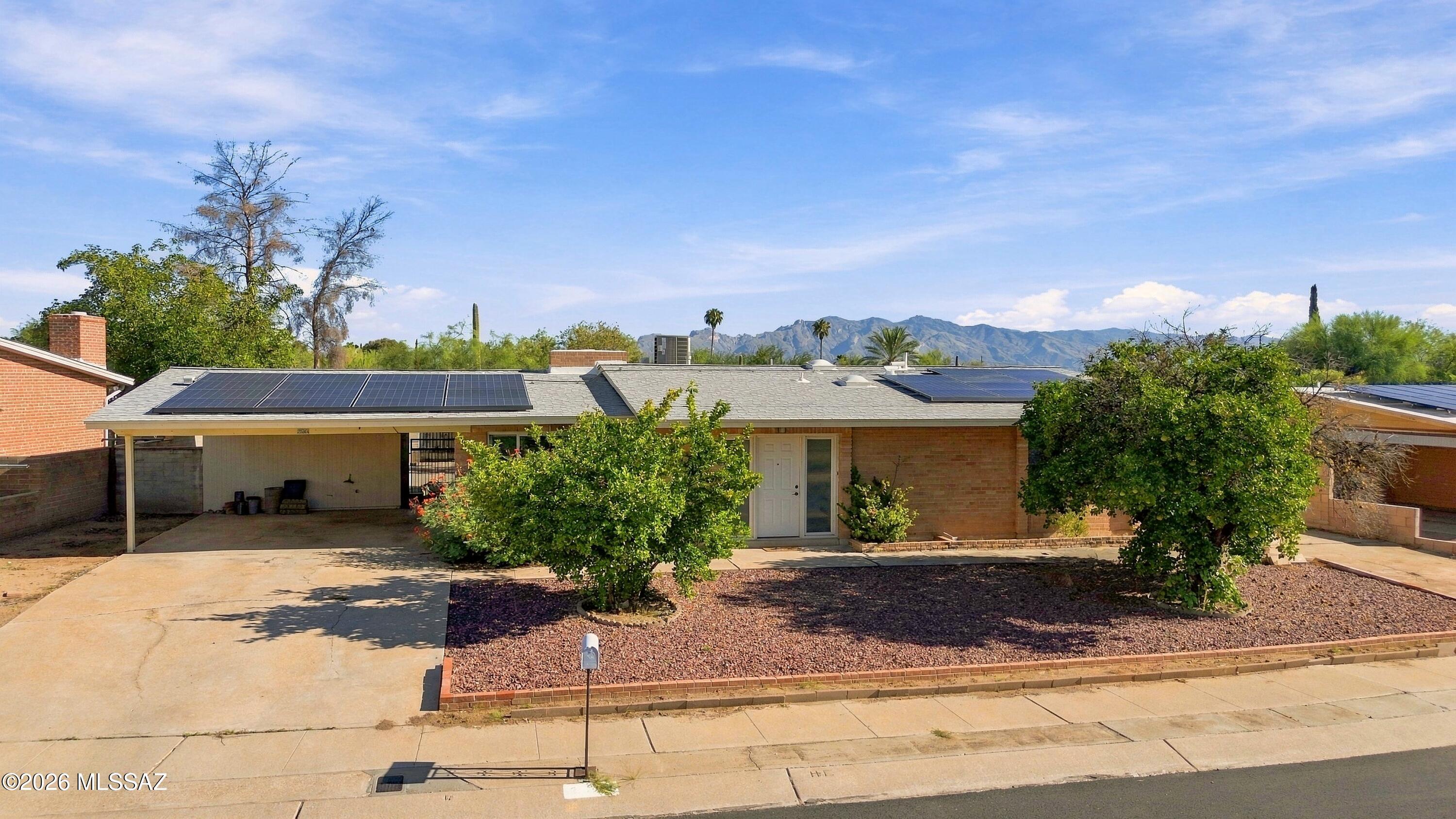 2544 W Calle Tonala