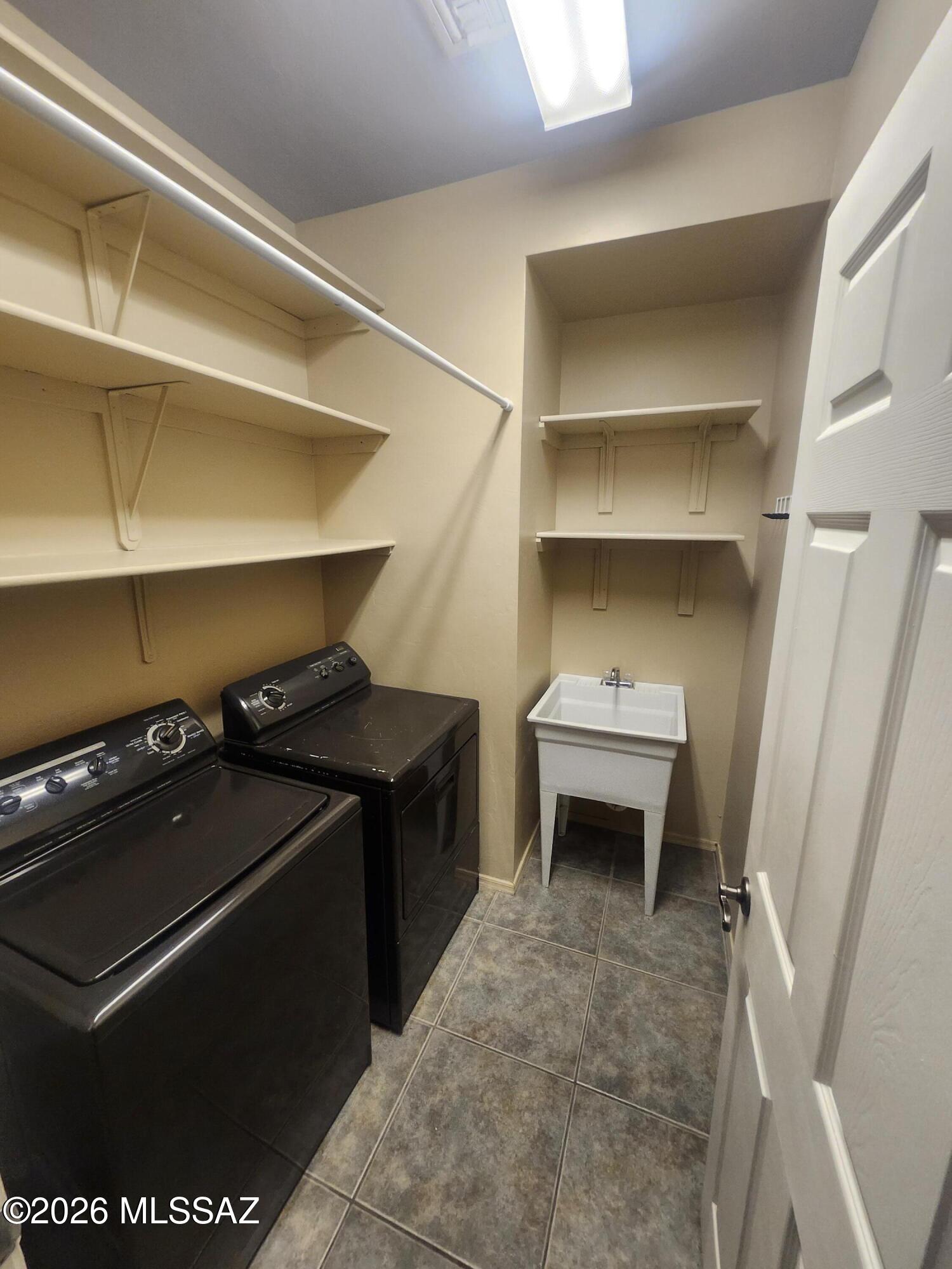 Catalina Vistas - Residential Lease
