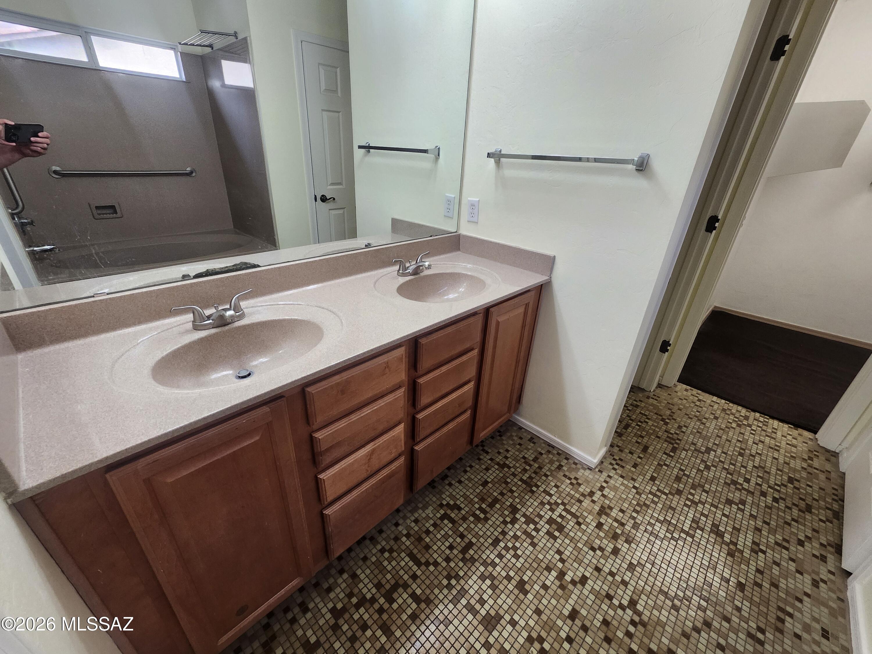 Catalina Vistas - Residential Lease
