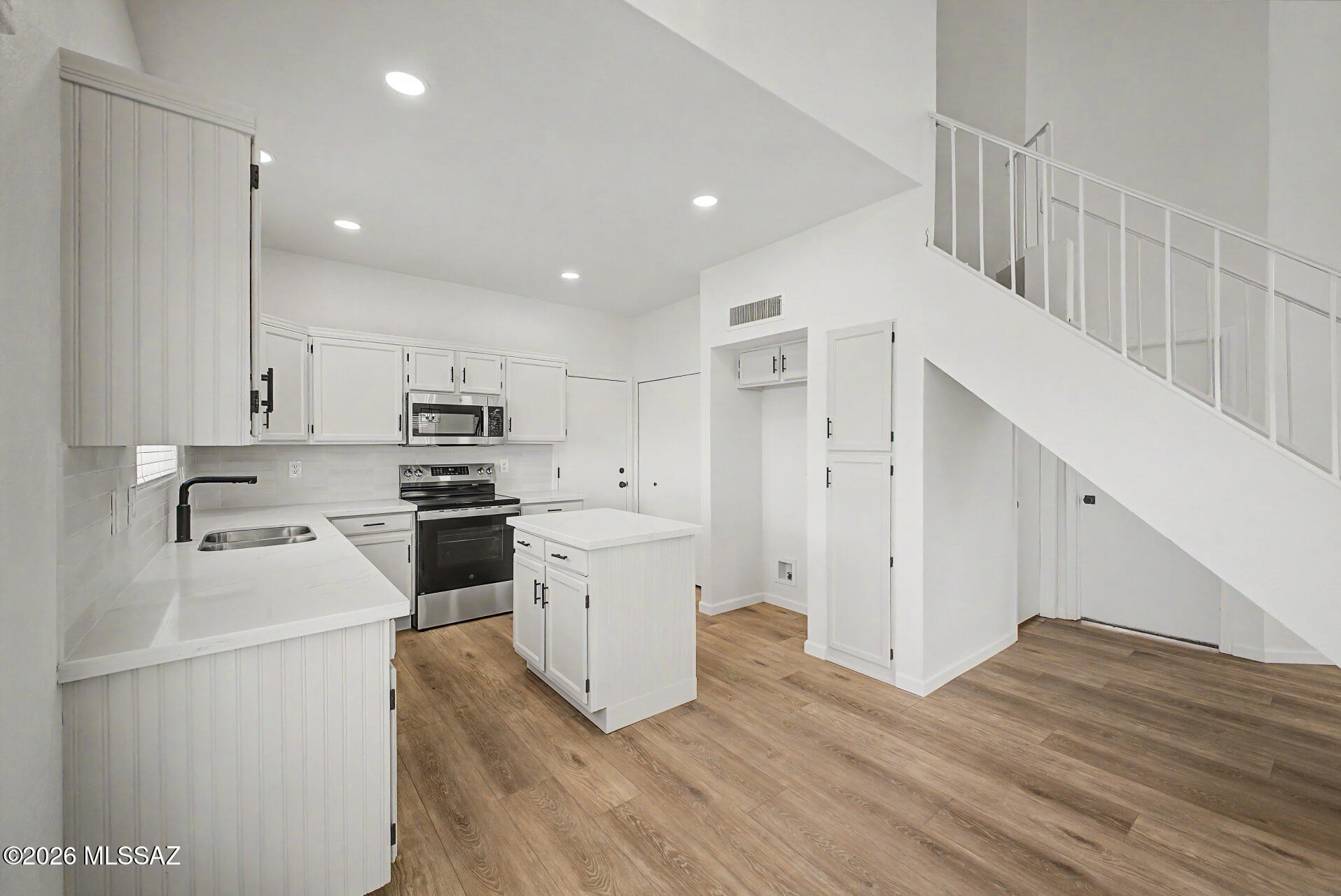 3712 W Butterfly Lane