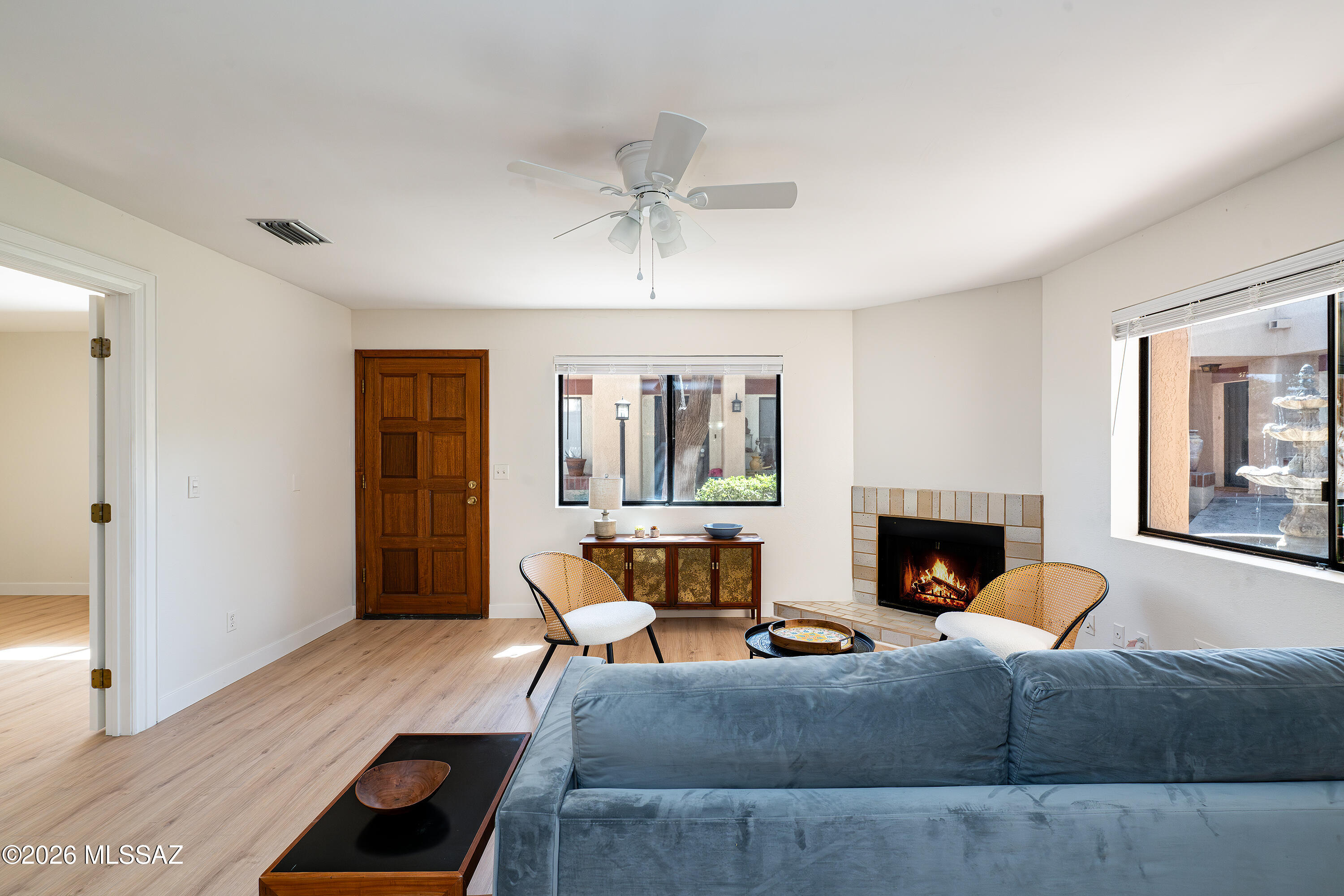 3759 E Edison Street