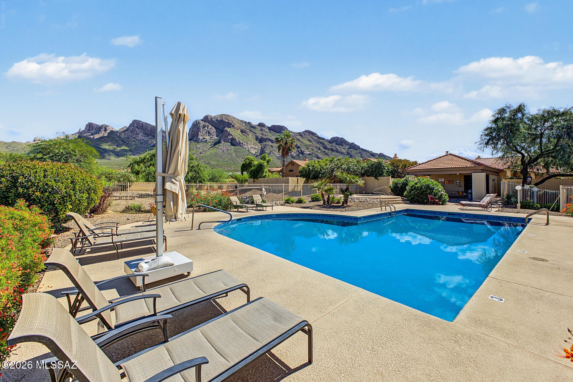 310 E Highcourte Lane