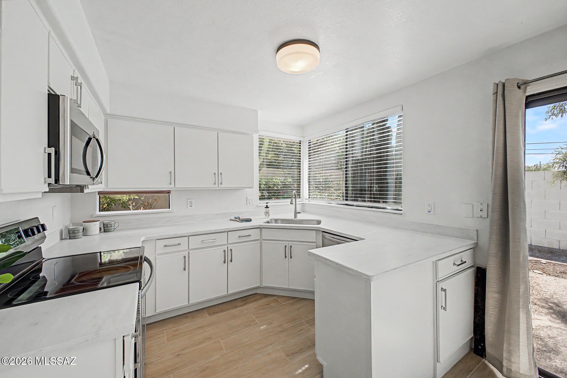 310 E Highcourte Lane