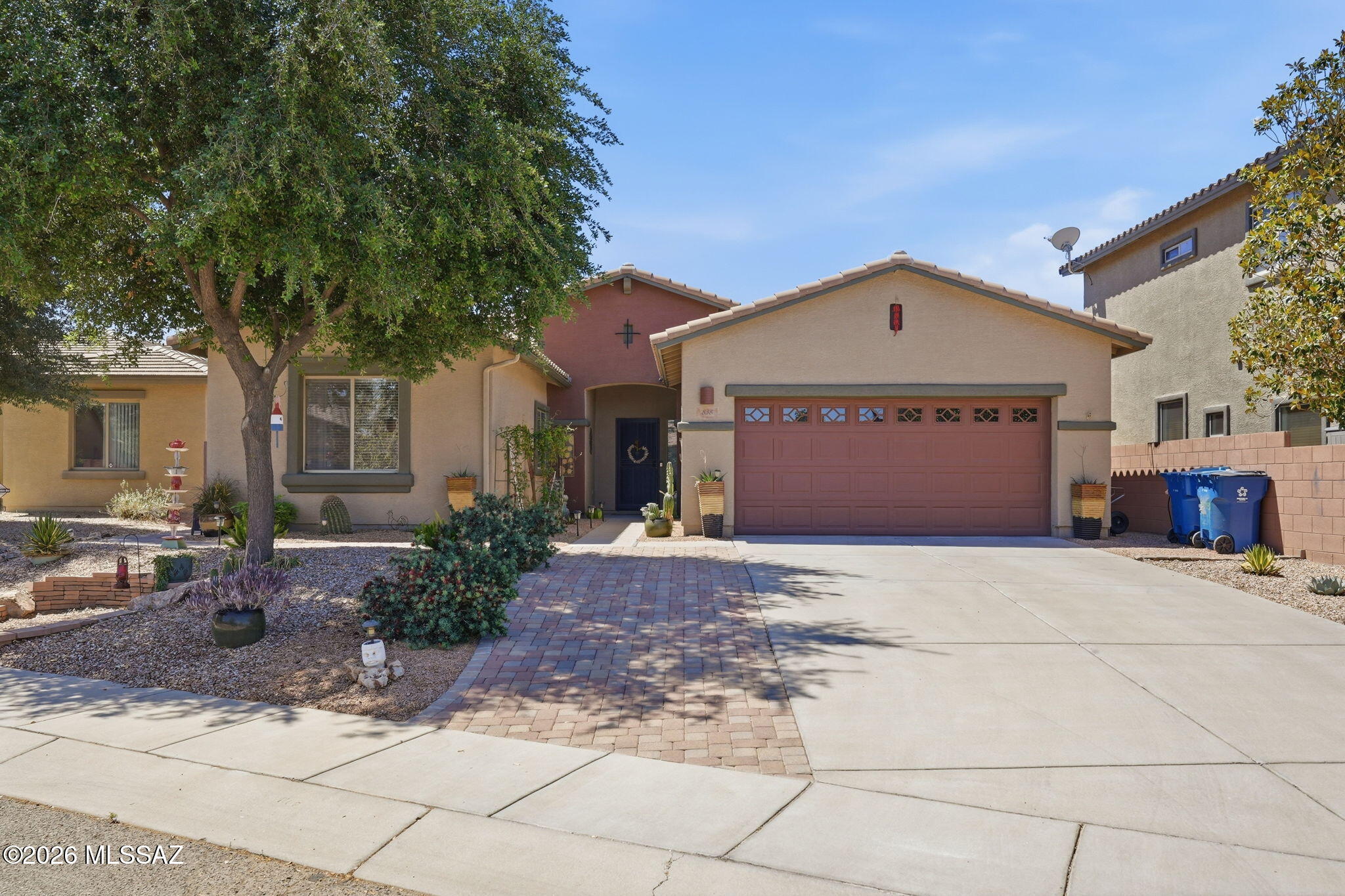 838 E Gunsight Mountain
