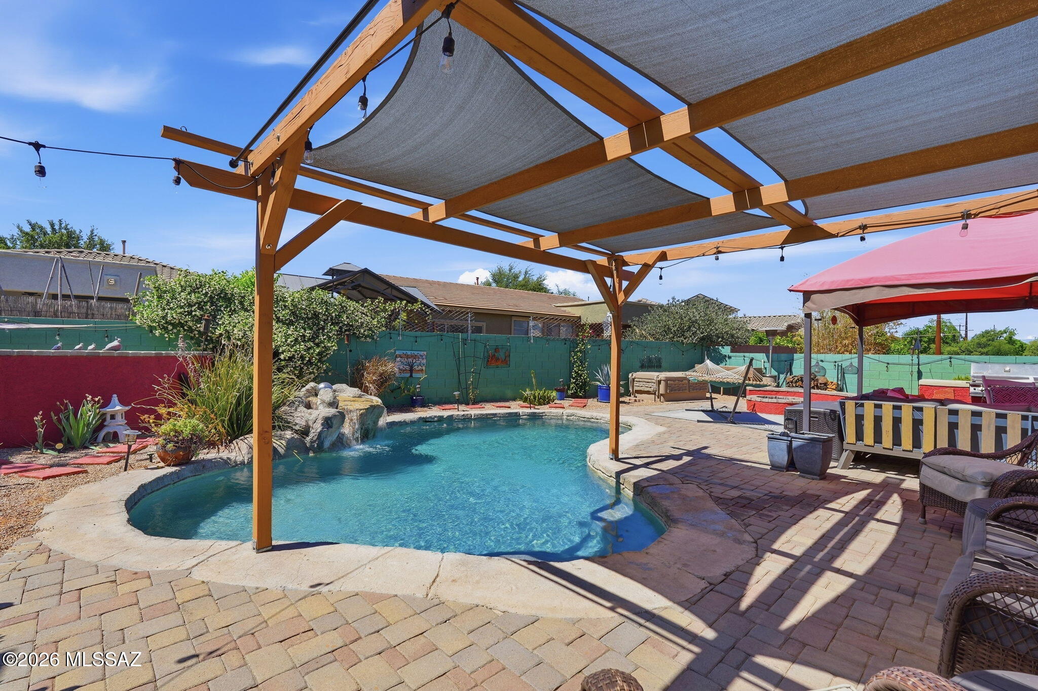 838 E Gunsight Mountain