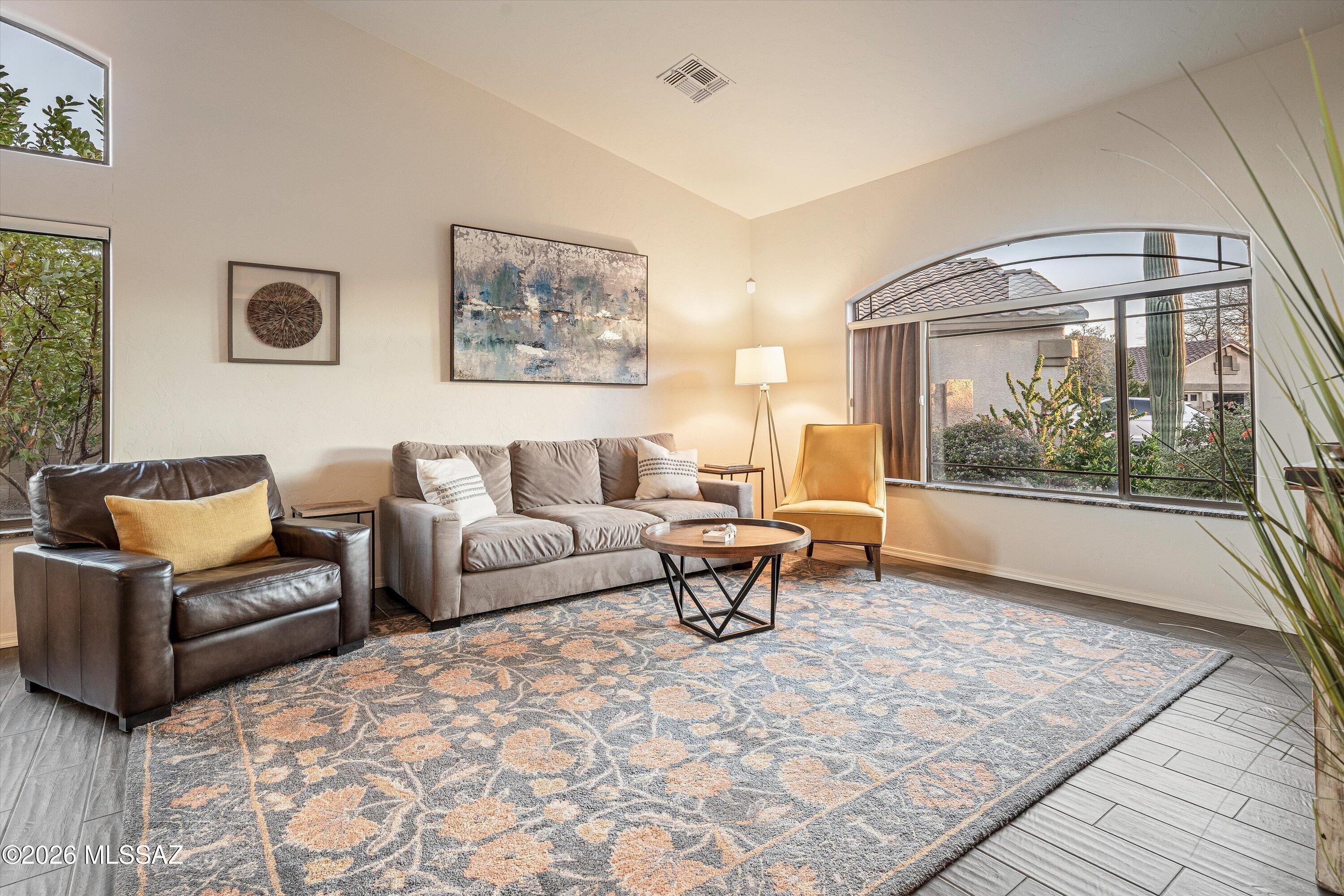 1556 W Periwinkle Place