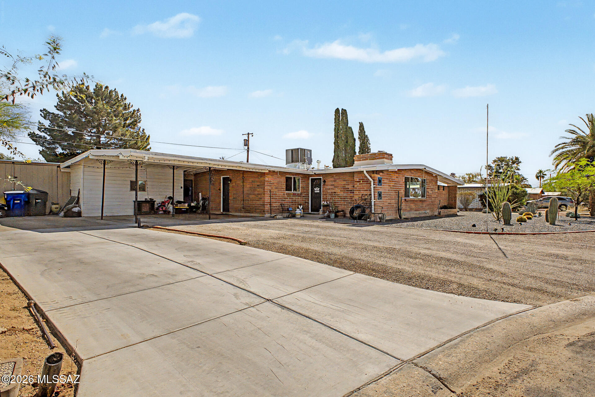 5936 E Hawthorne Street
