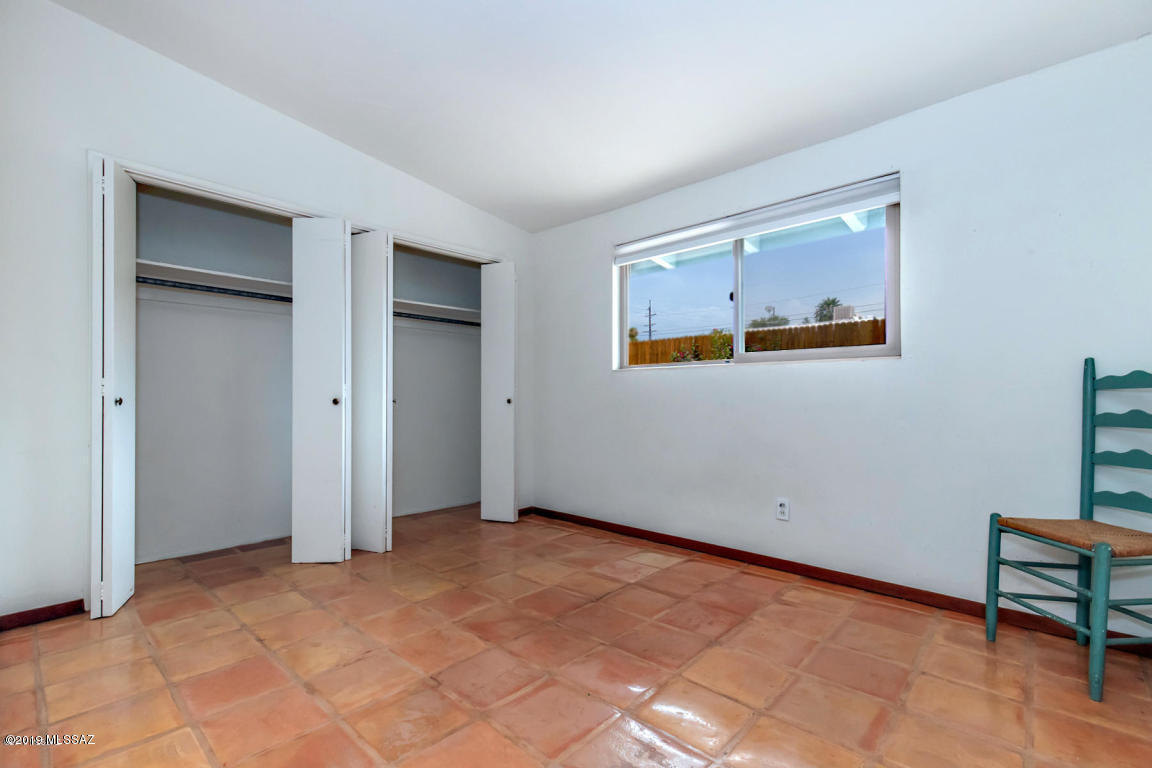 2121 N. Country Club Condos (1-12) - Residential Lease