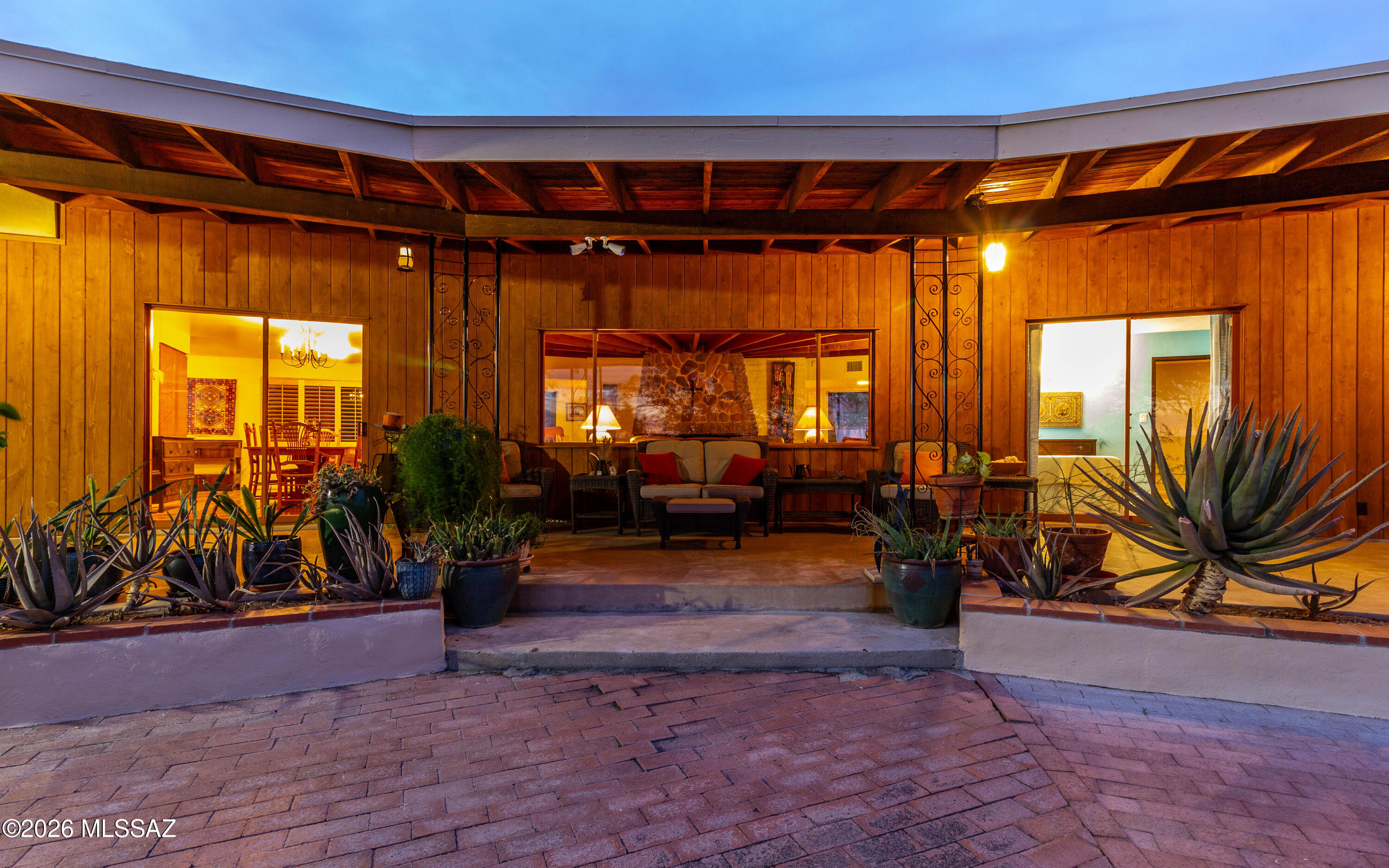 3959 N Camino Sinuoso