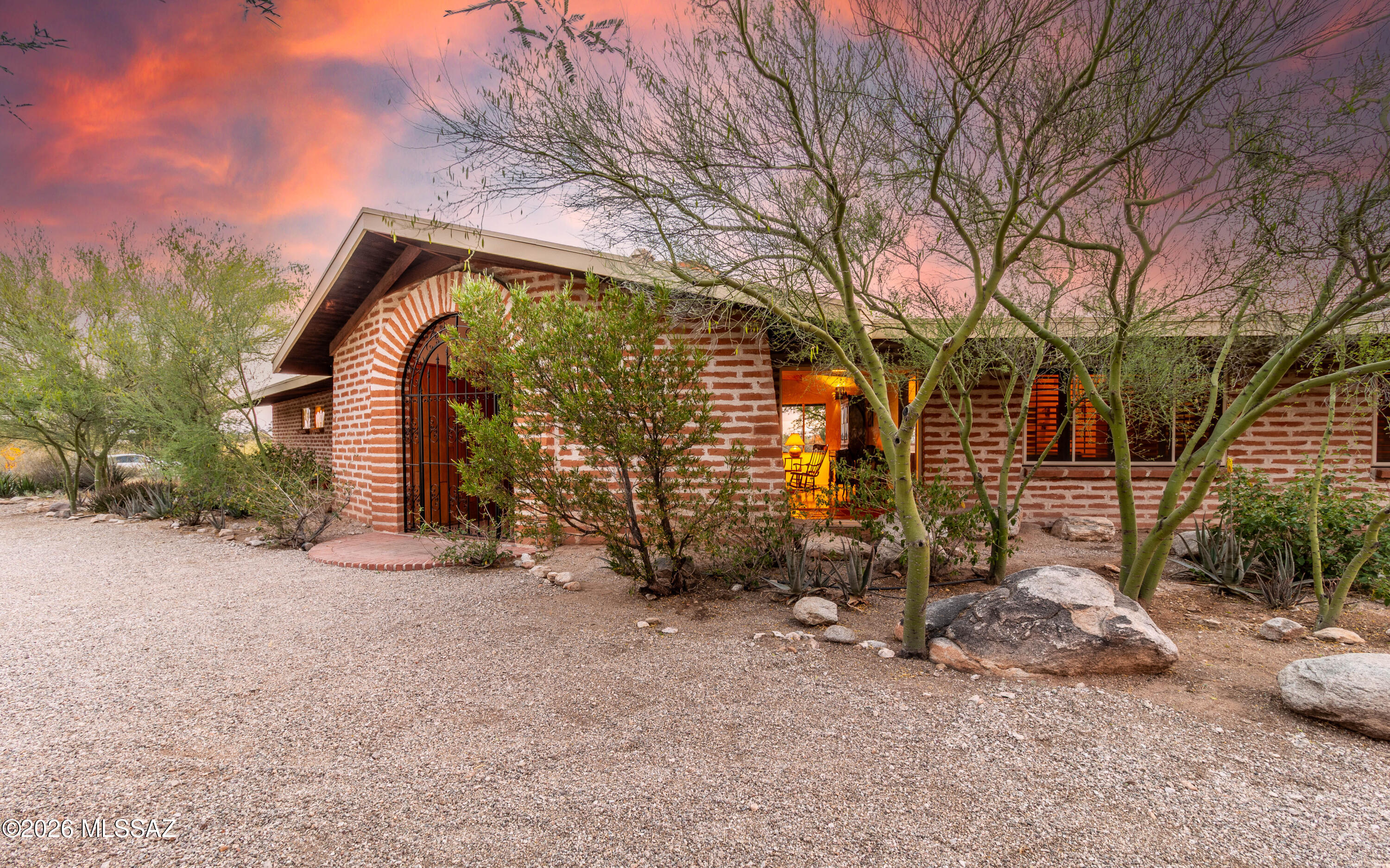 3959 N Camino Sinuoso